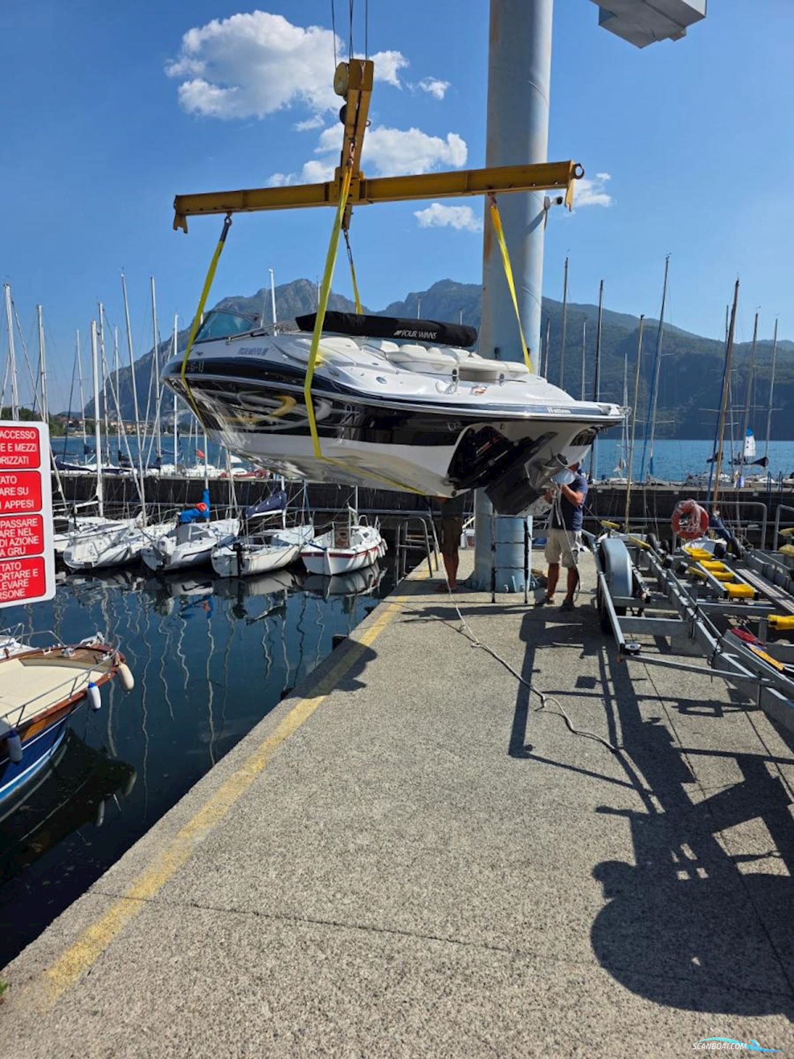 Four Winns 240 Horizon Bowrider