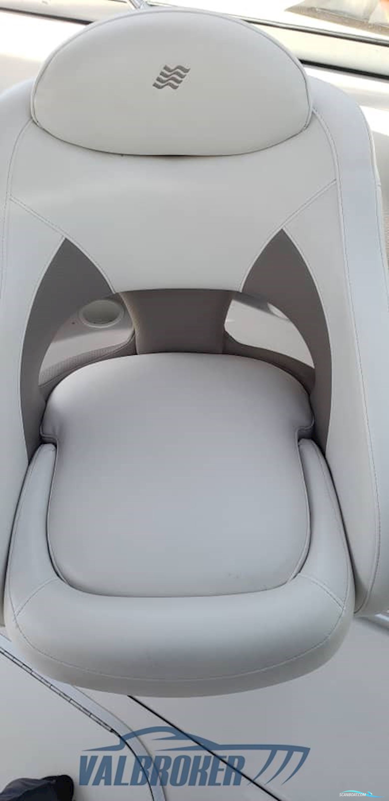 Four Winns 245 SUNDOWNER