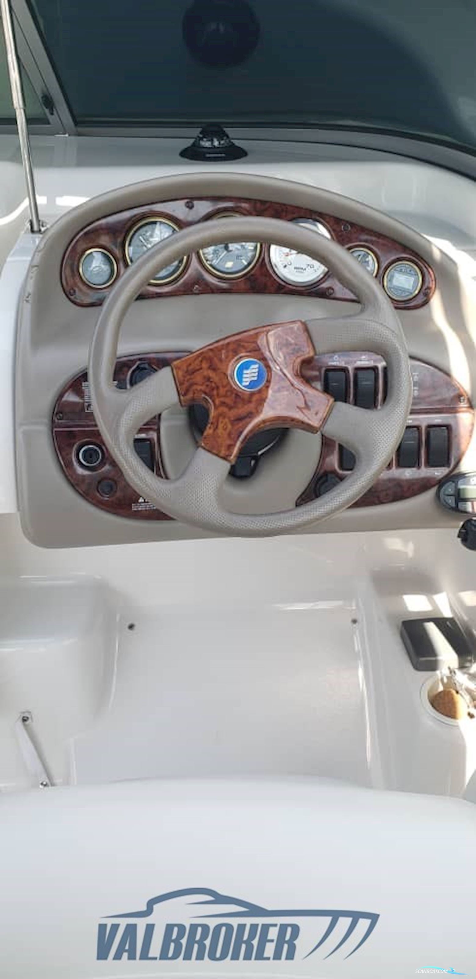 Four Winns 245 SUNDOWNER