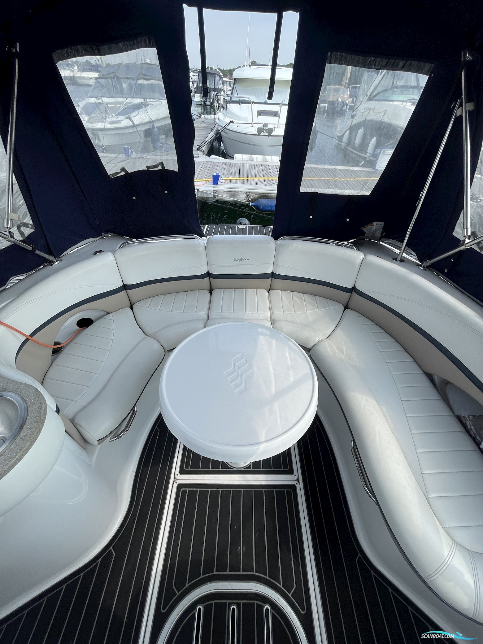 Four Winns 255 Sundowner