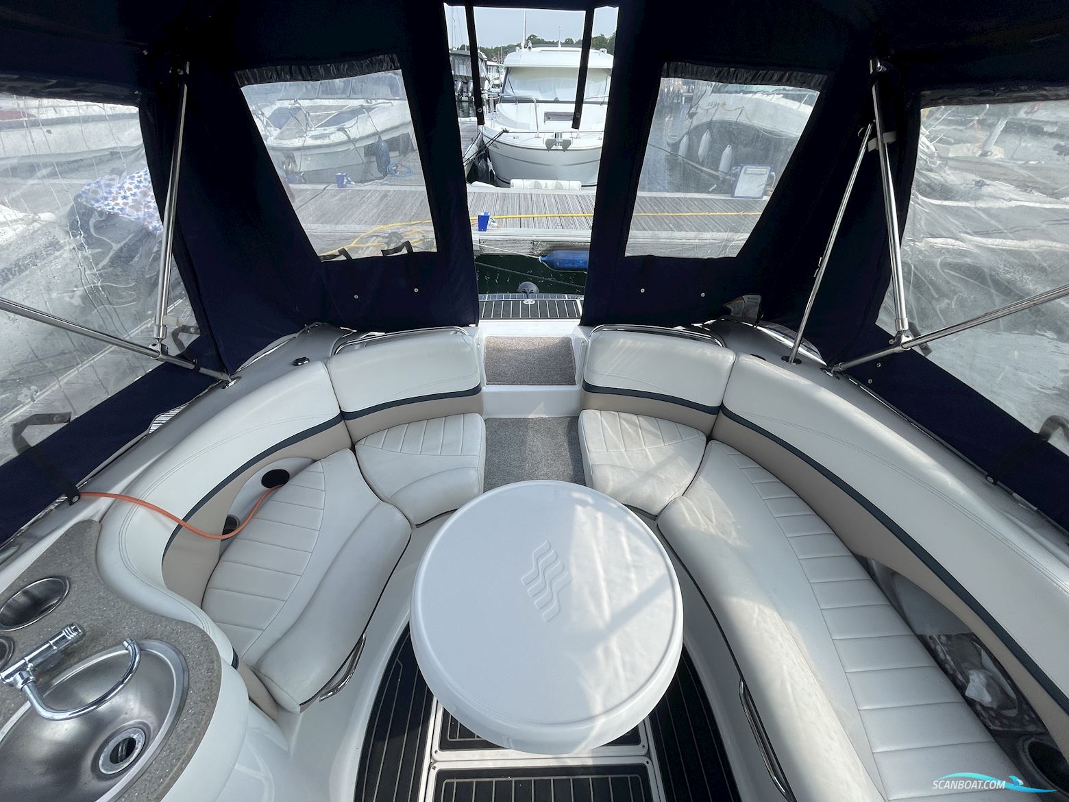 Four Winns 255 Sundowner