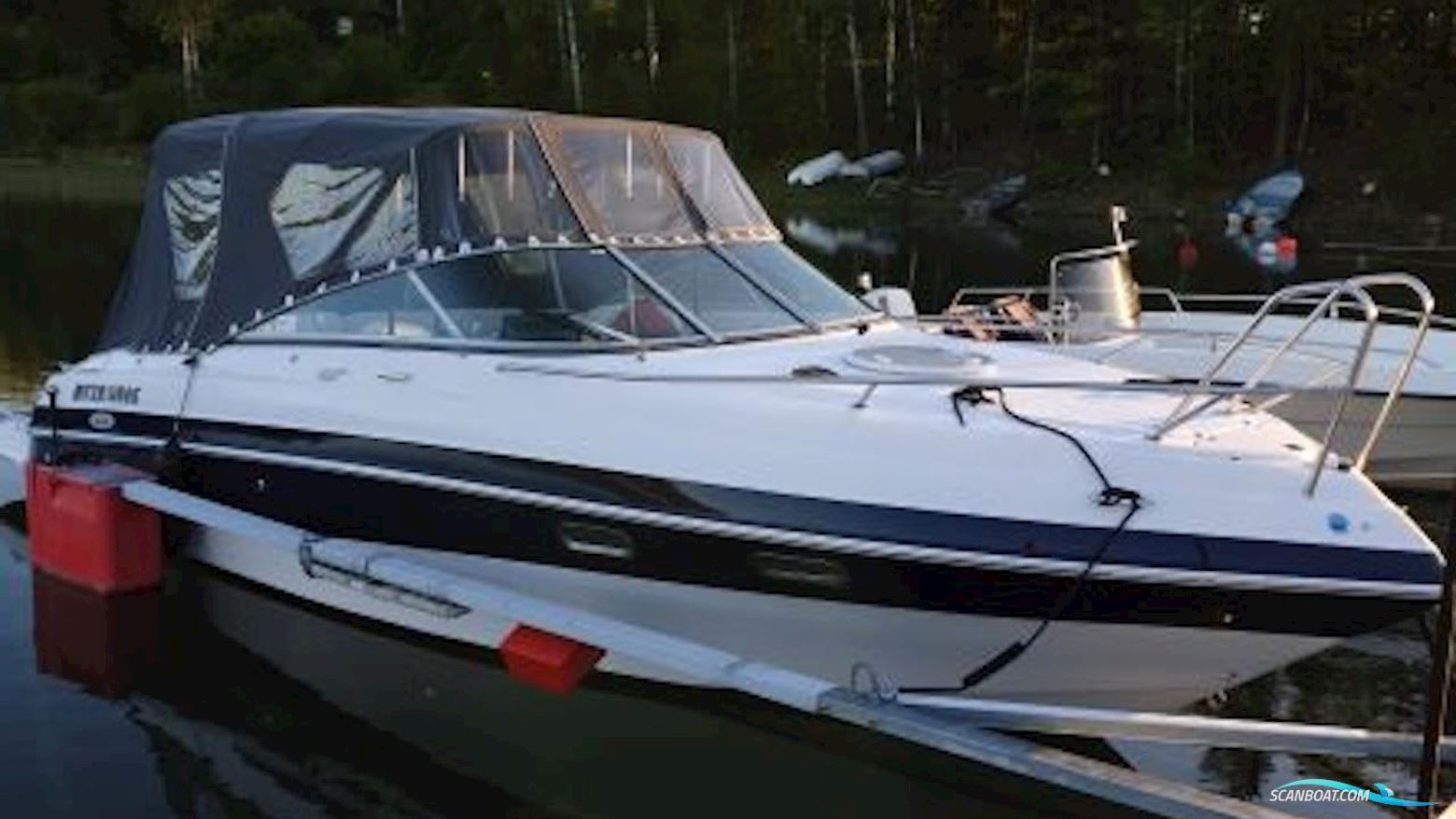 Four Winns 255 Sundowner Motorboat 2006, with Volvo Penta engine, Sweden