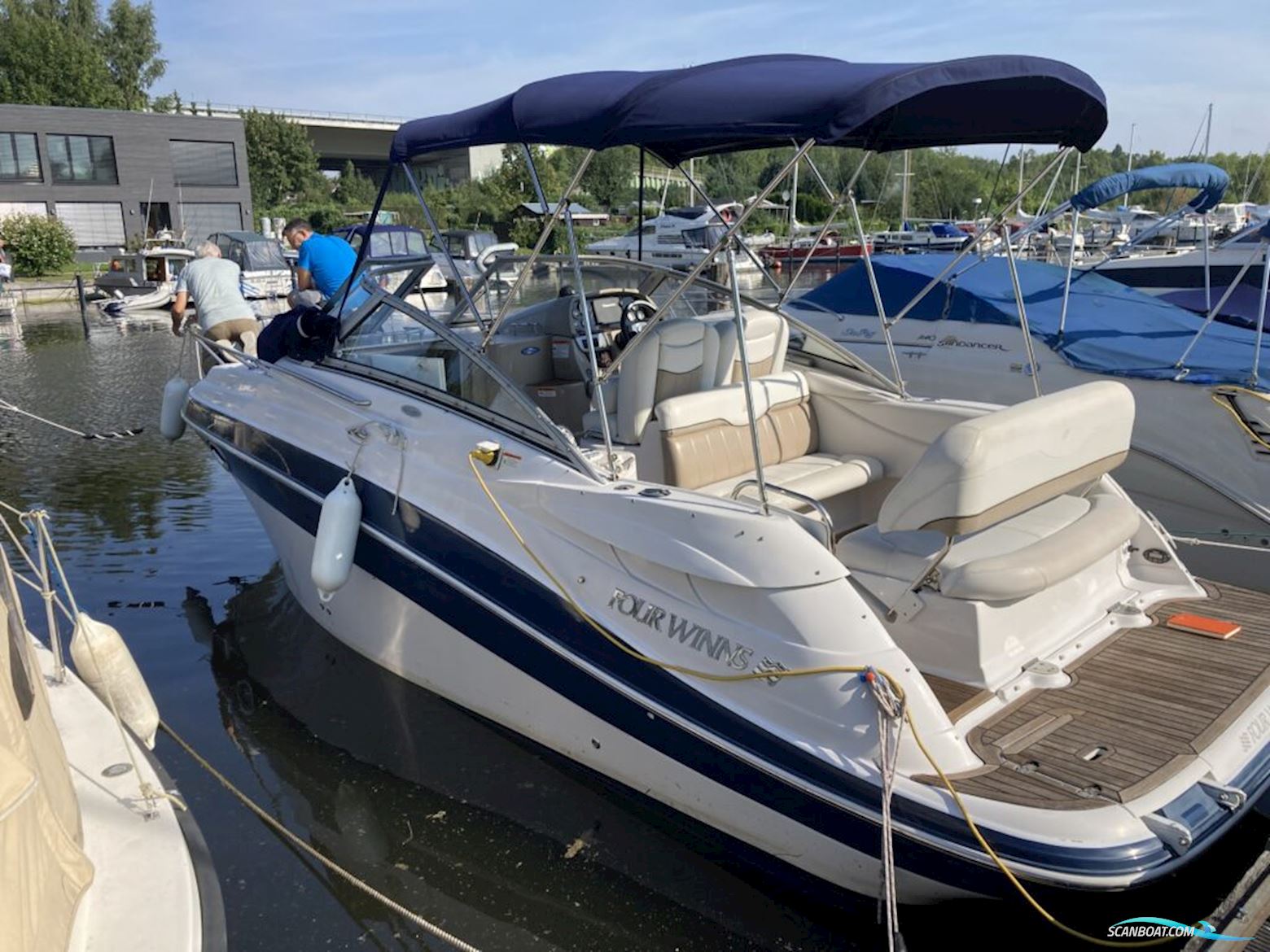 Four Winns 258 Vista Motorboat 2006, with Volvo Penta engine, Germany