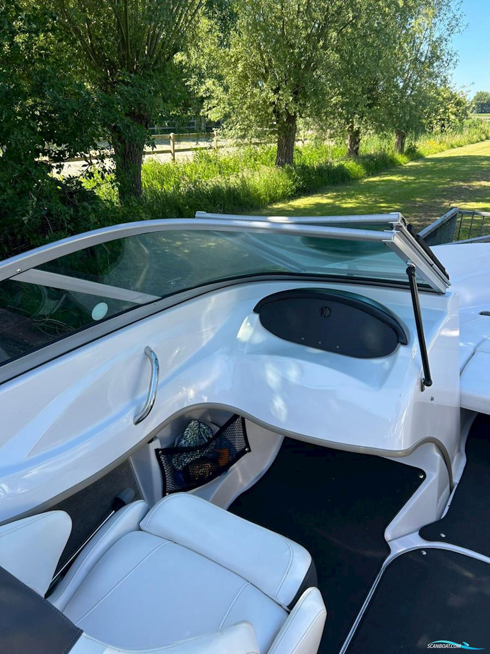 Four Winns H180 Bowrider Outboard