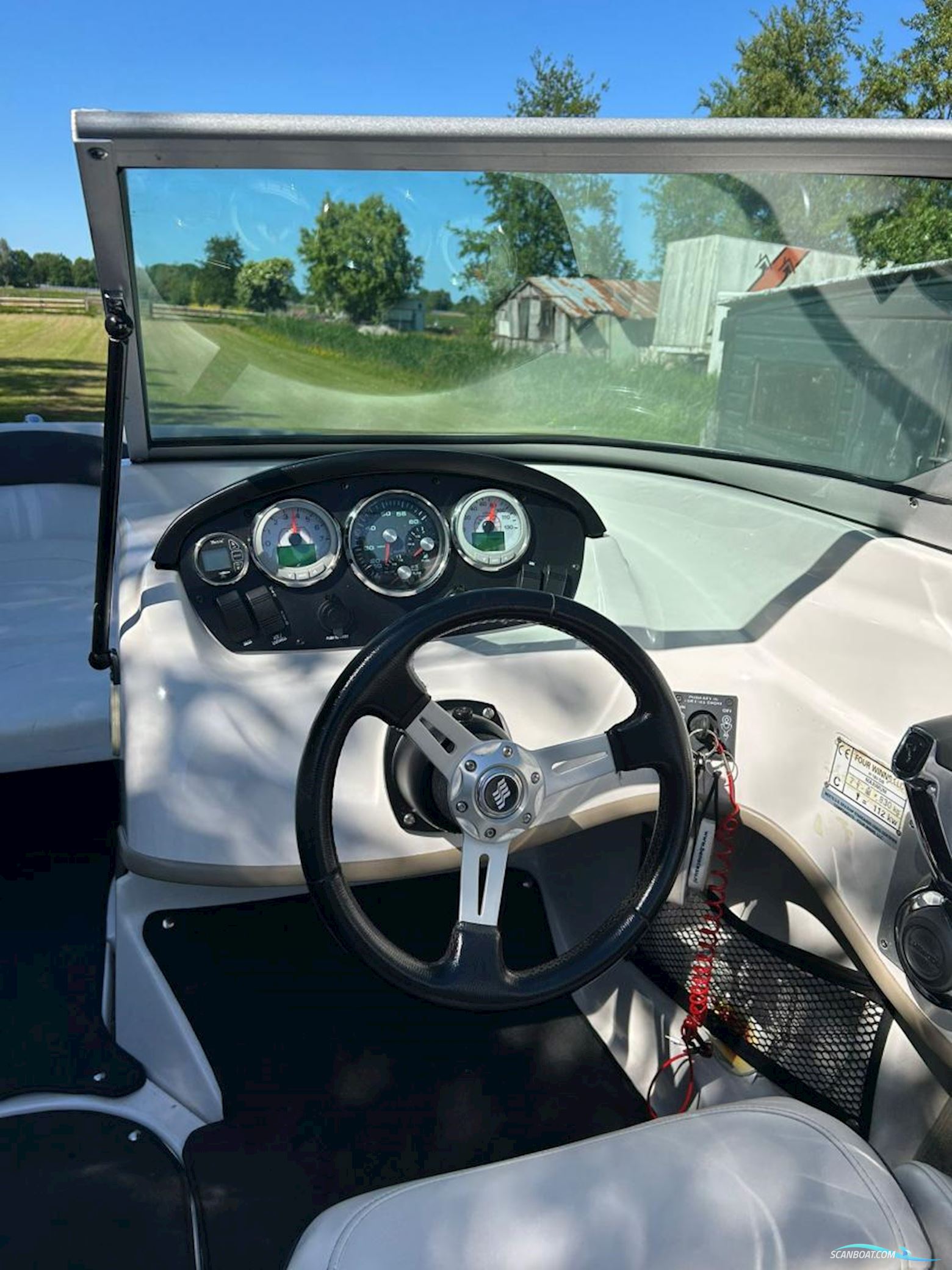 Four Winns H180 Bowrider Outboard
