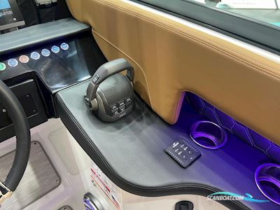 Four Winns H9 Bowrider Motorboat 2025, with Volvo Penta engine, The Netherlands