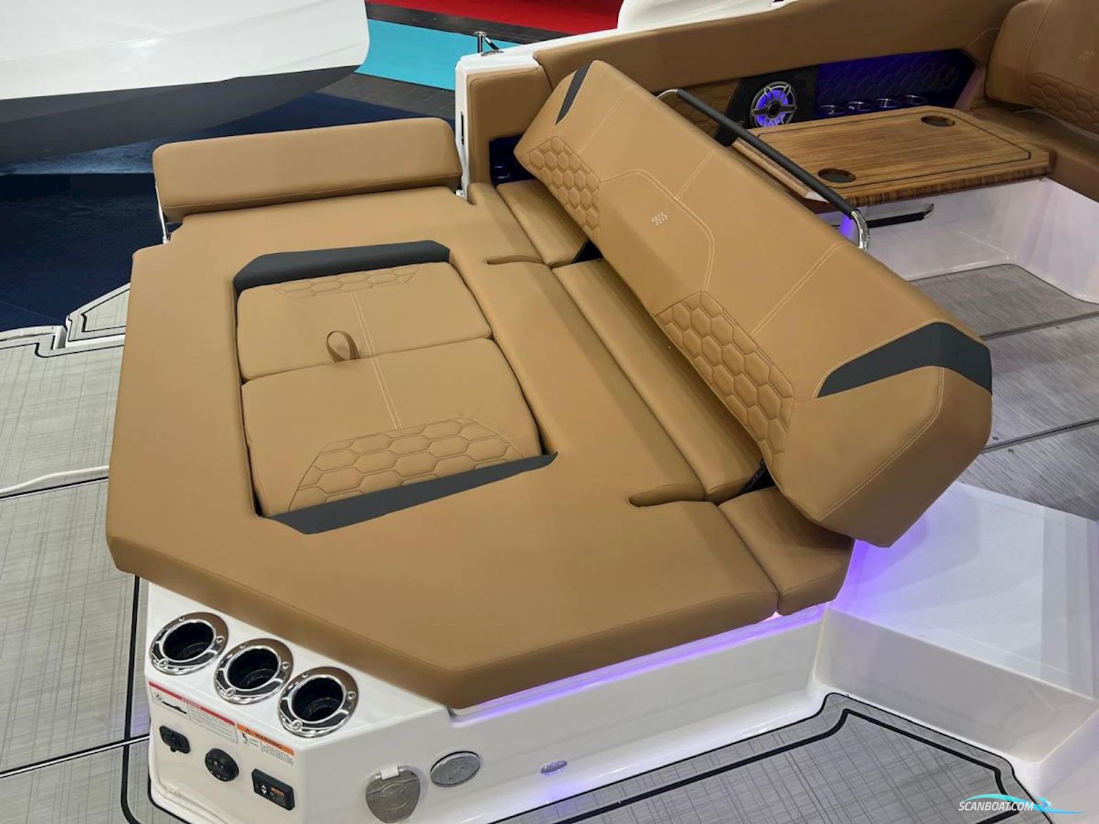 Four Winns H9 Bowrider