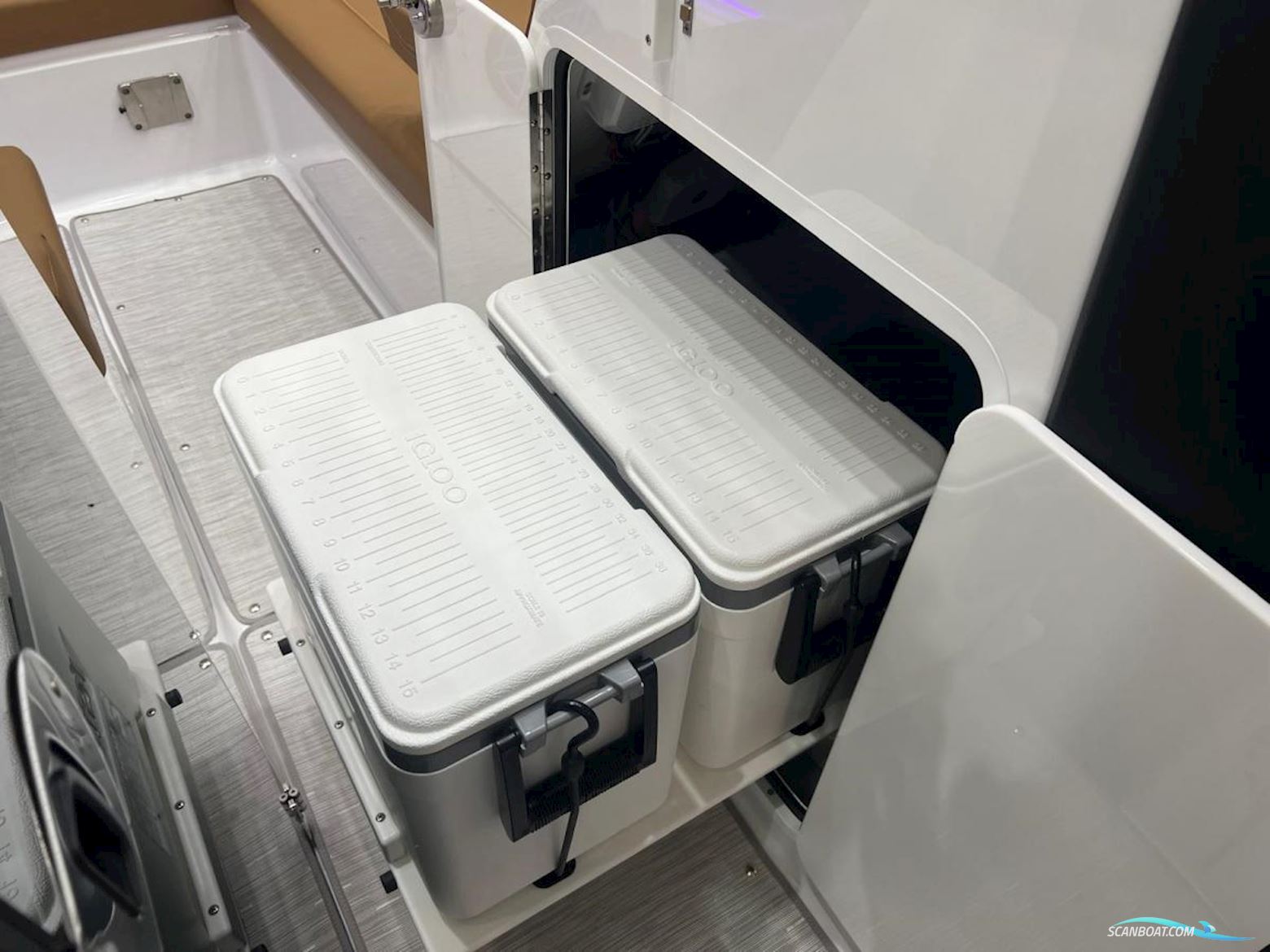 Four Winns H9 Bowrider