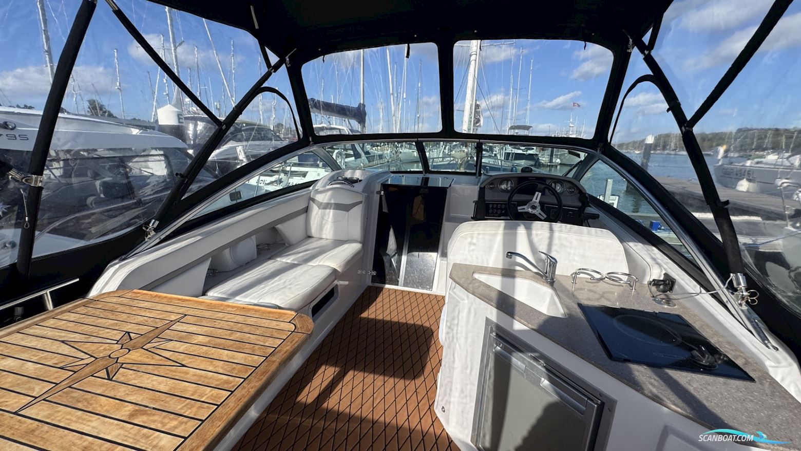 Four Winns V255