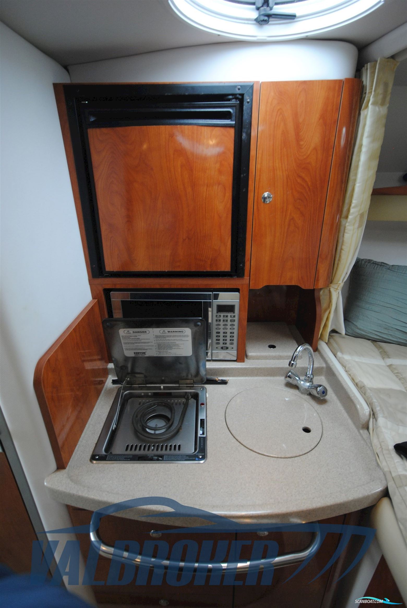 Four Winns Vista 288