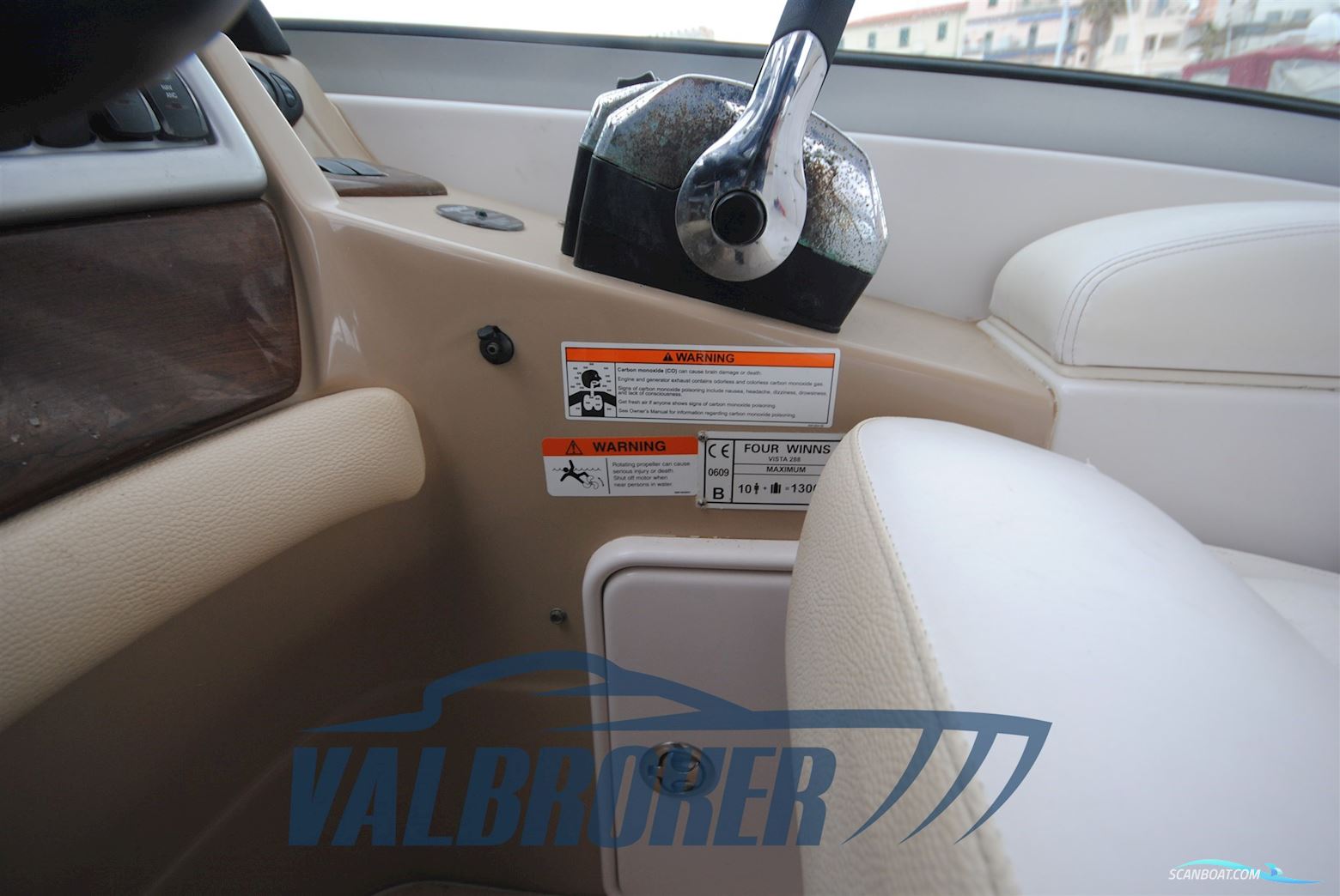 Four Winns Vista 288