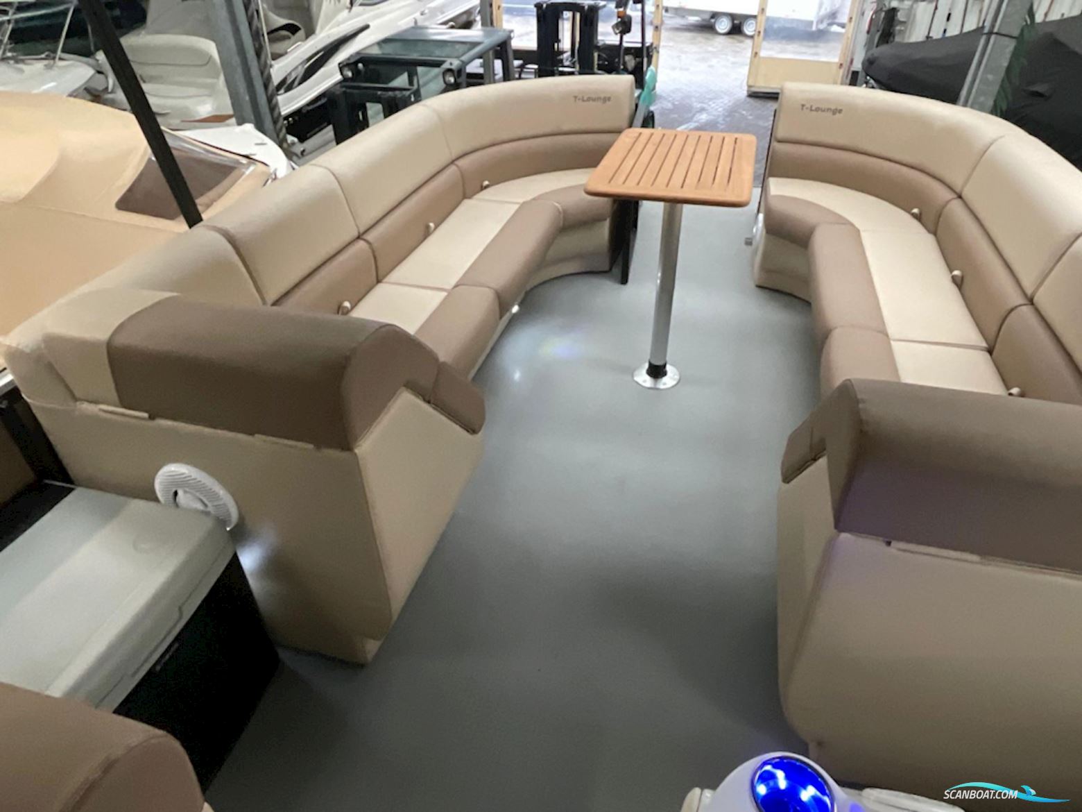 Funcruiser Pontoon 650 - NIEUW