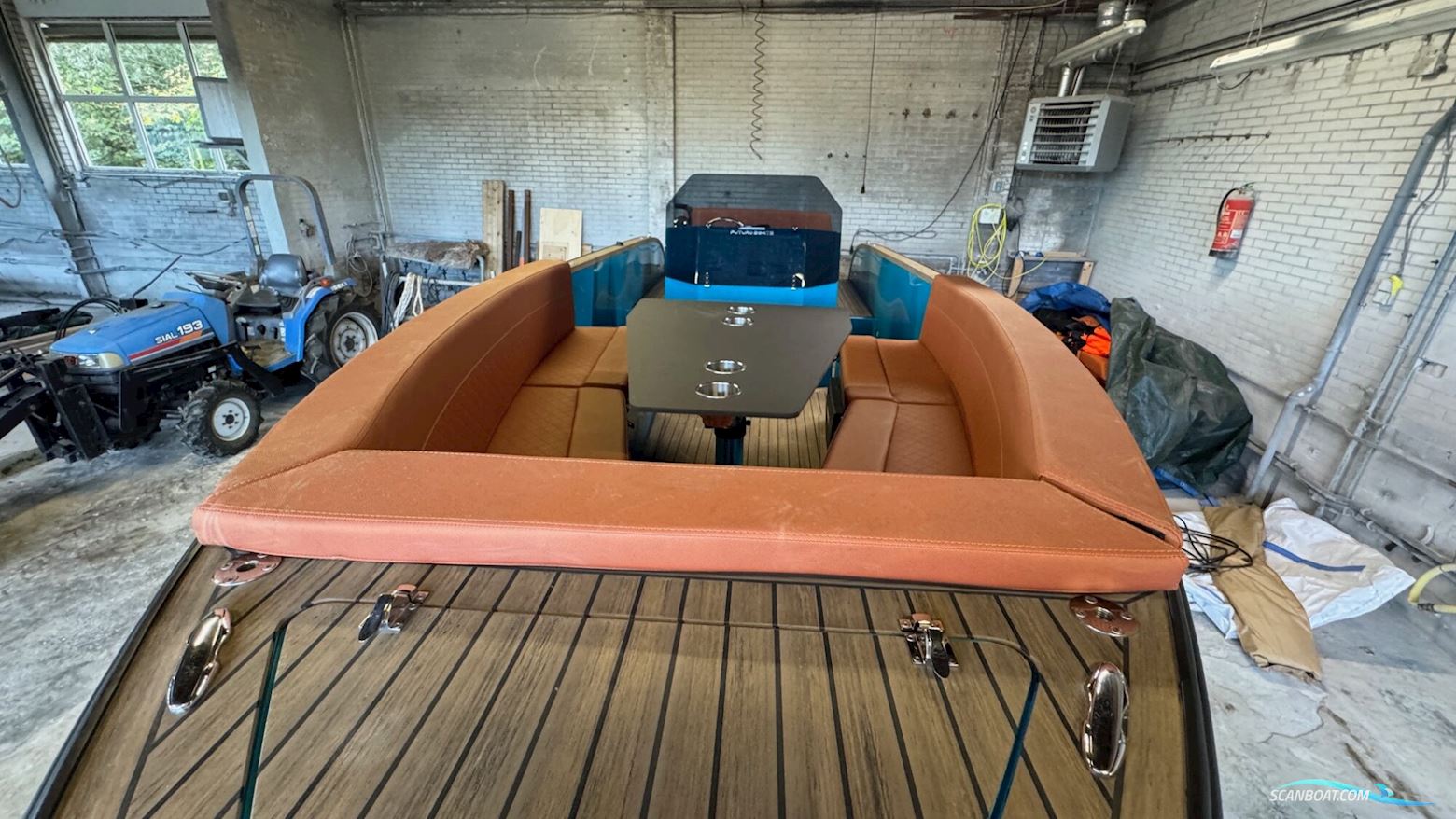 Futuro ZX-20L Tender