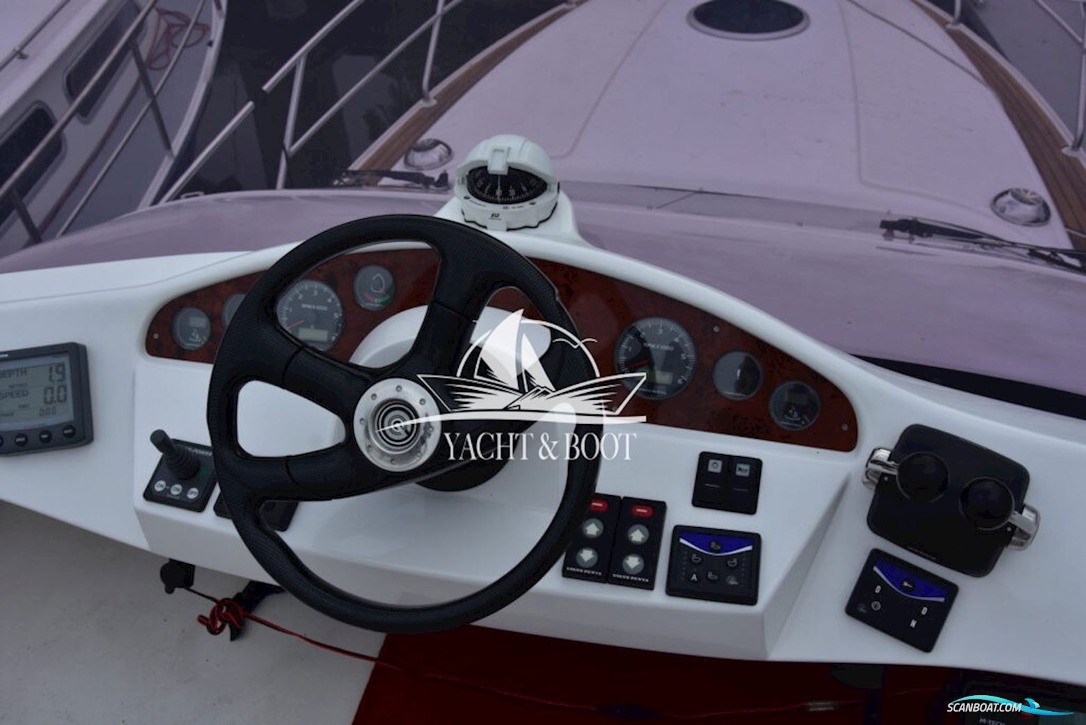 Galeon 330 Fly