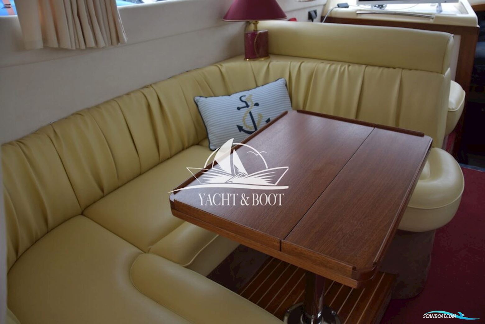 Galeon 330 Fly
