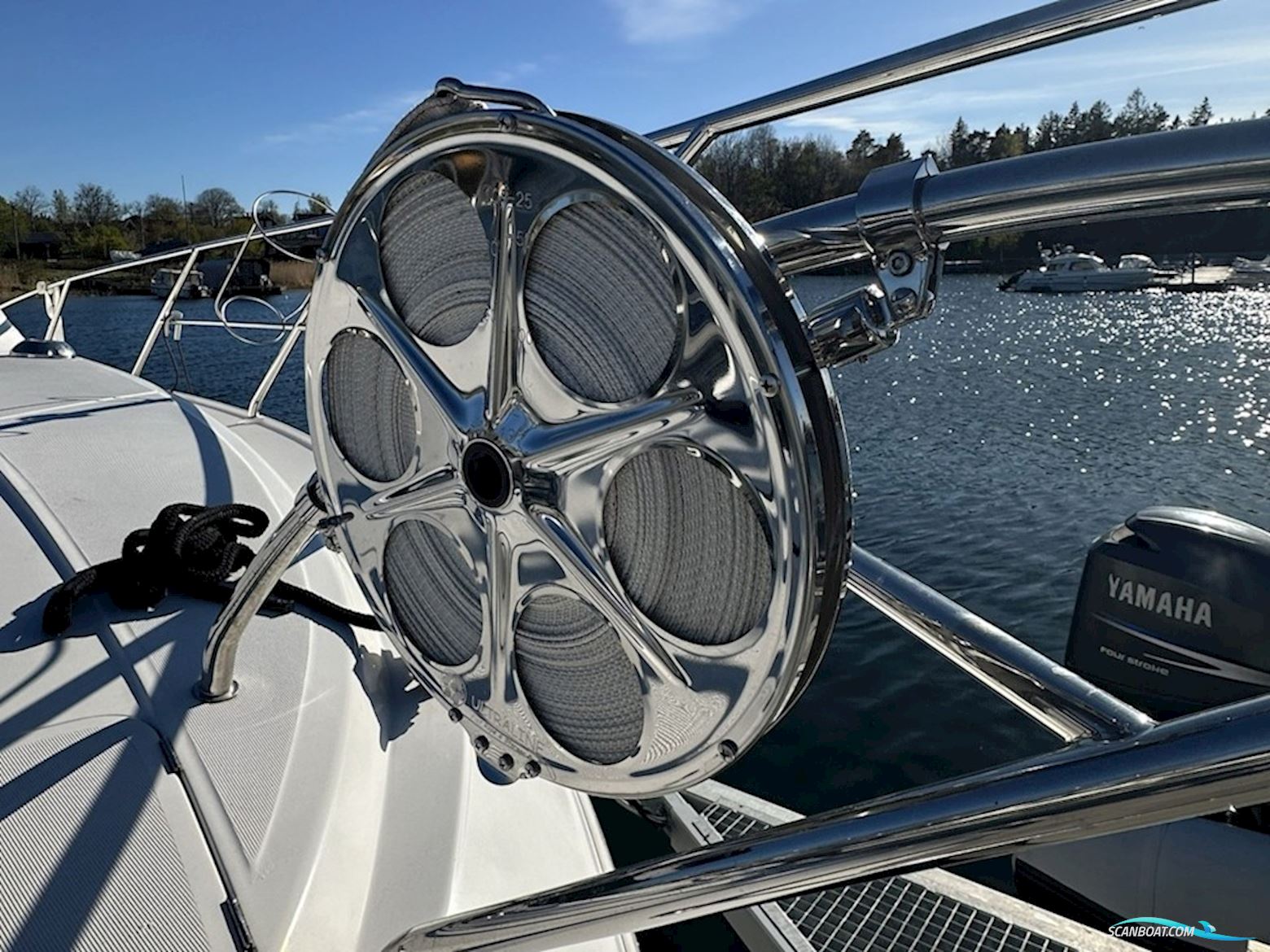 Galeon 330 Fly