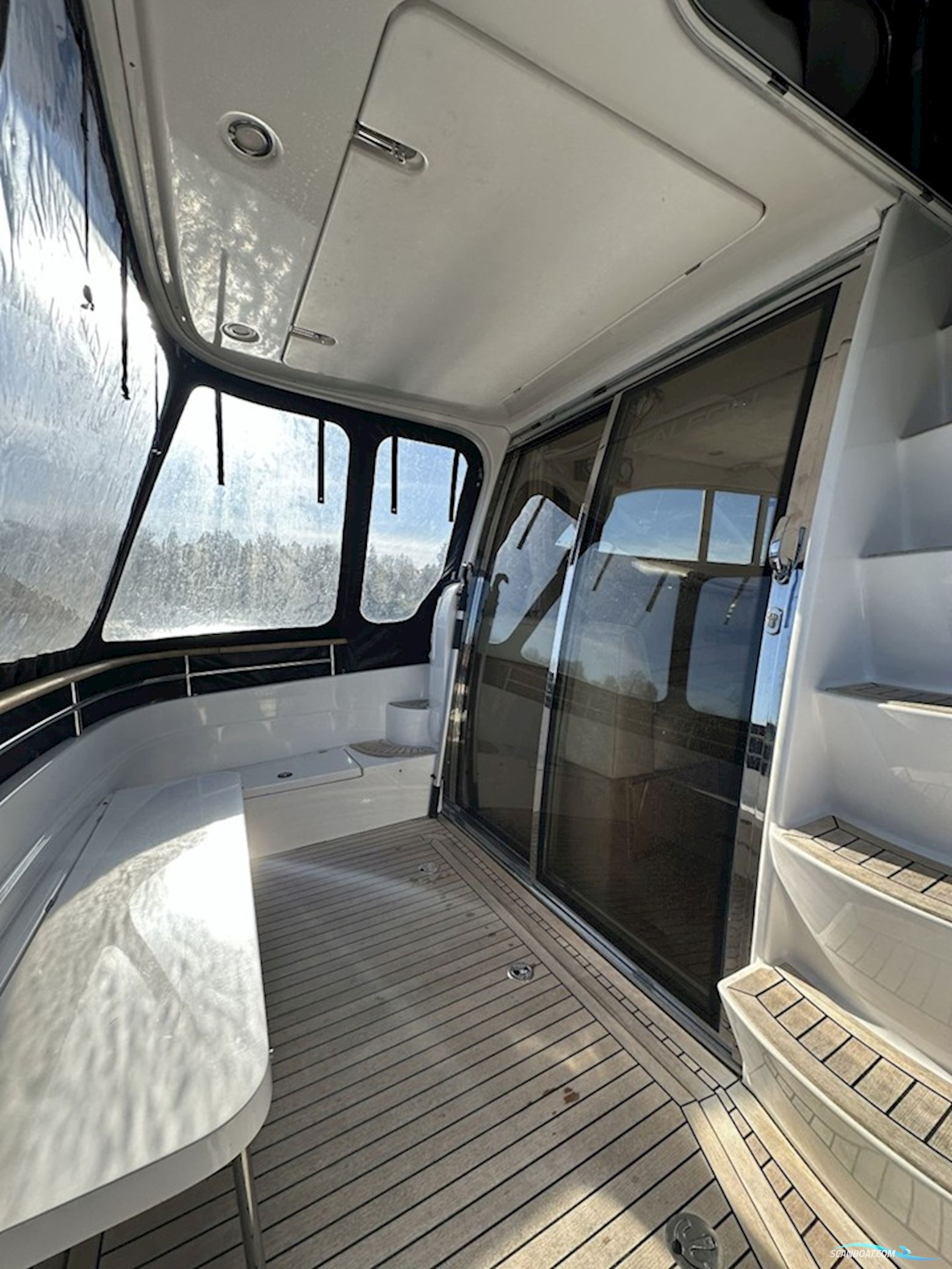Galeon 330 Fly