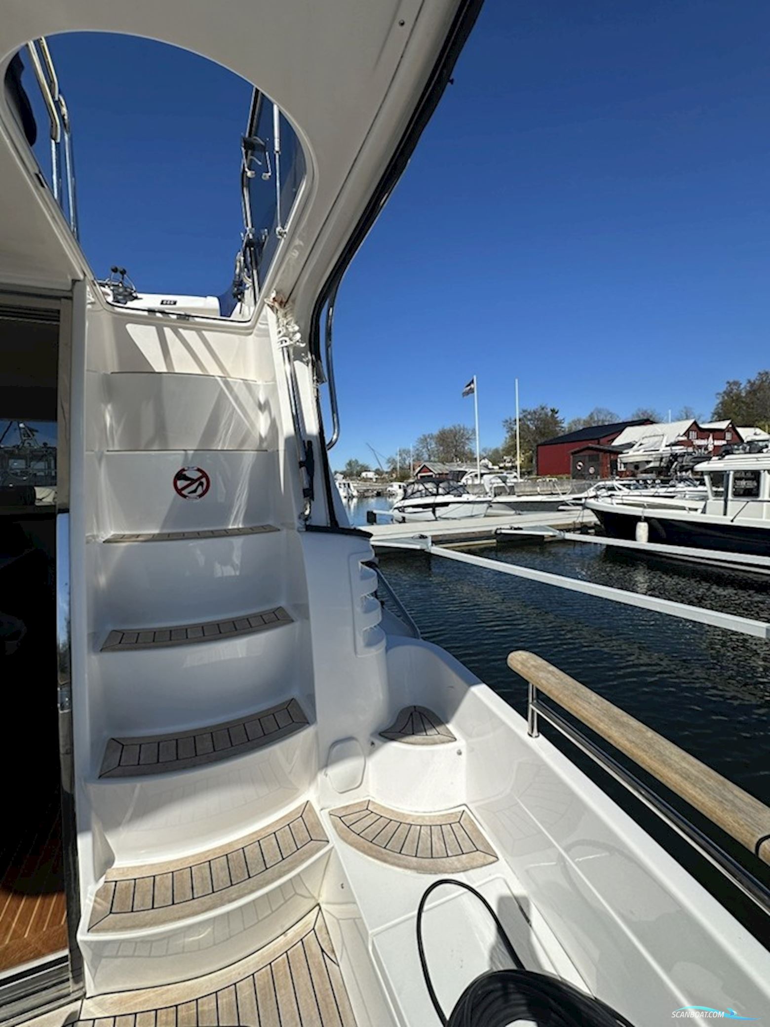 Galeon 330 Fly