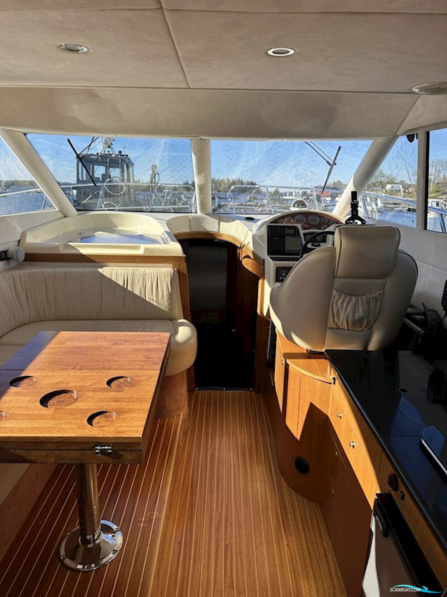 Galeon 330 Fly
