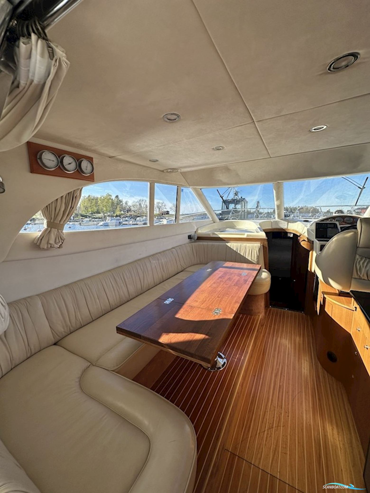 Galeon 330 Fly
