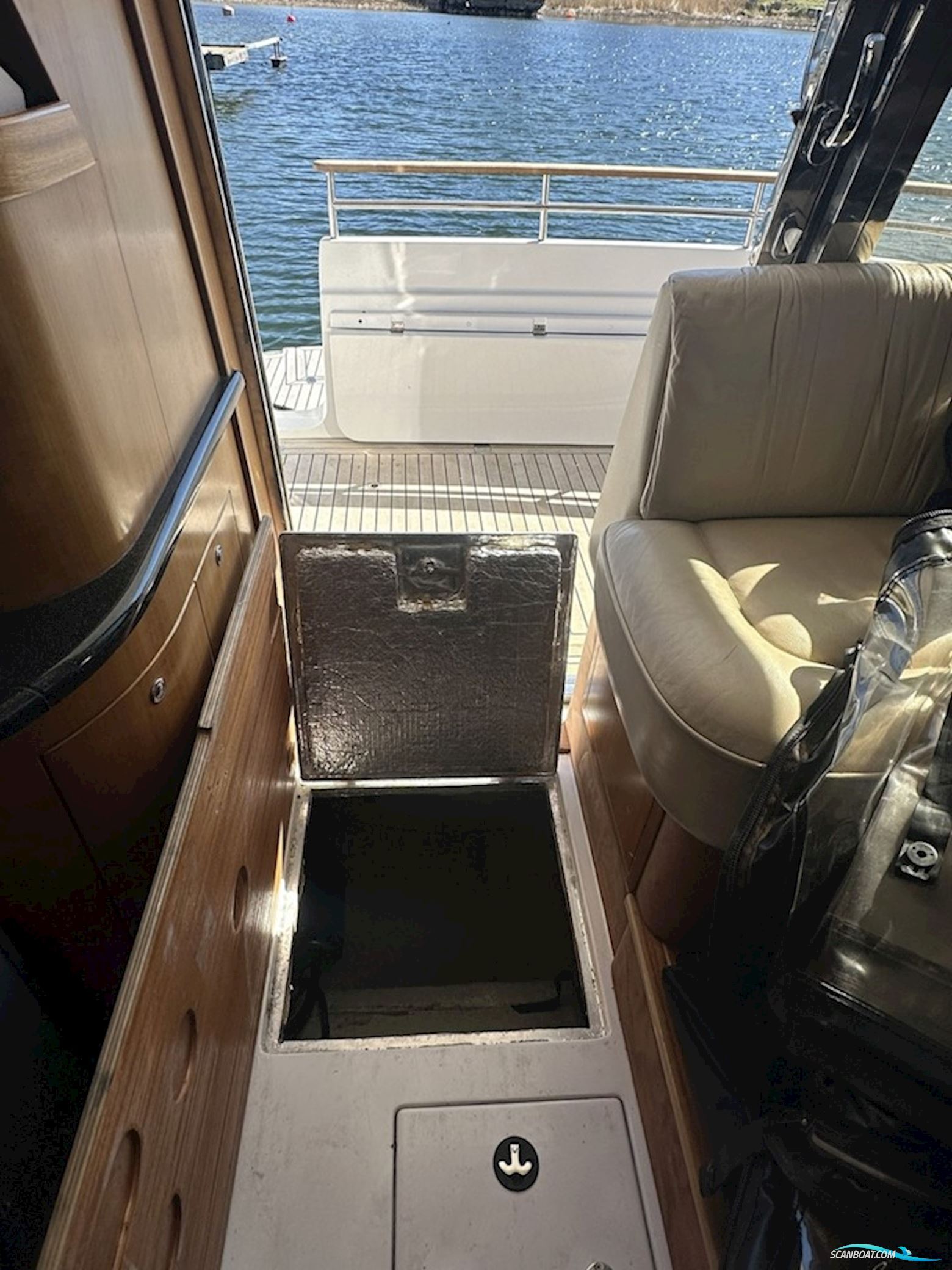 Galeon 330 Fly