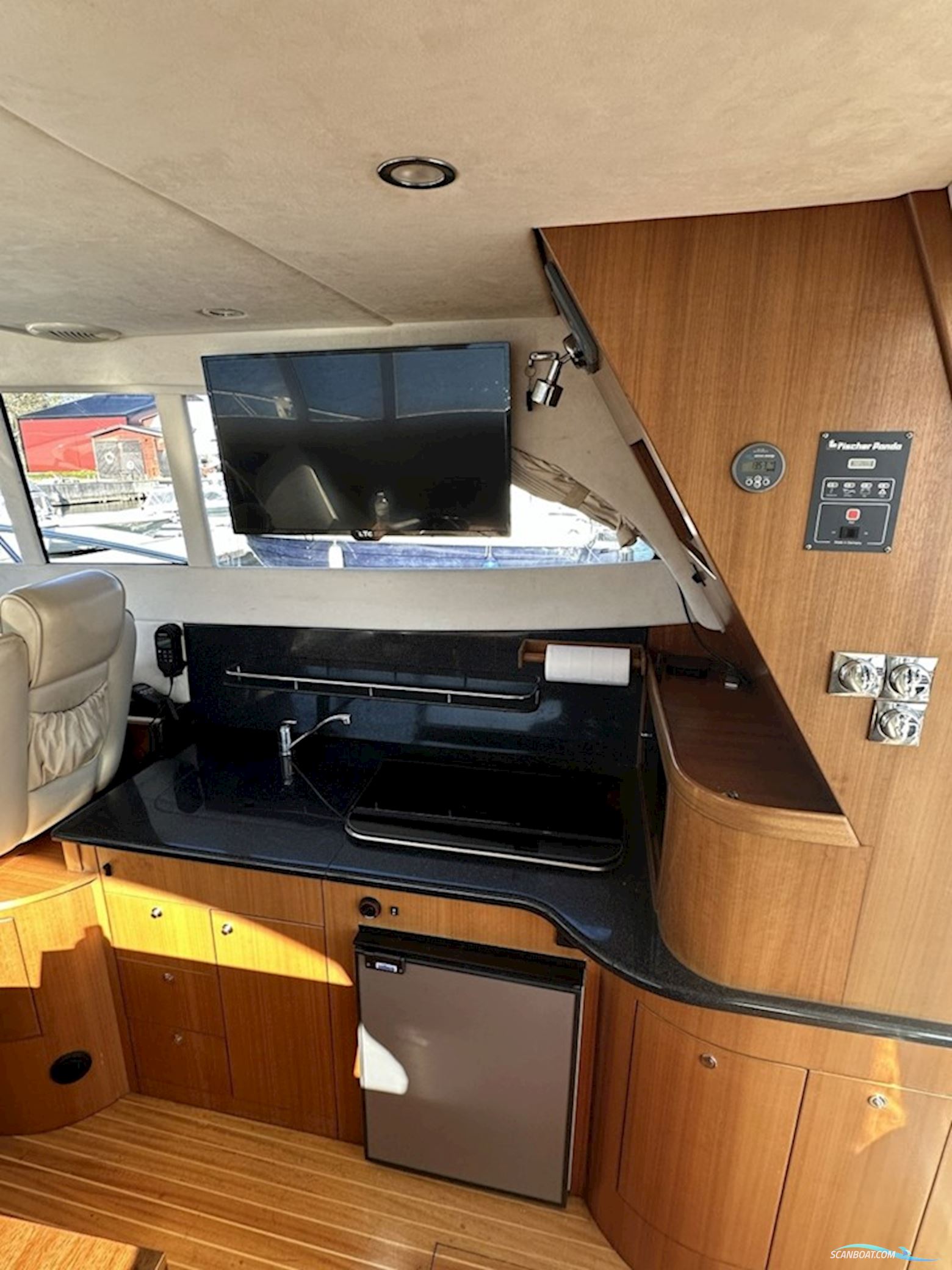 Galeon 330 Fly