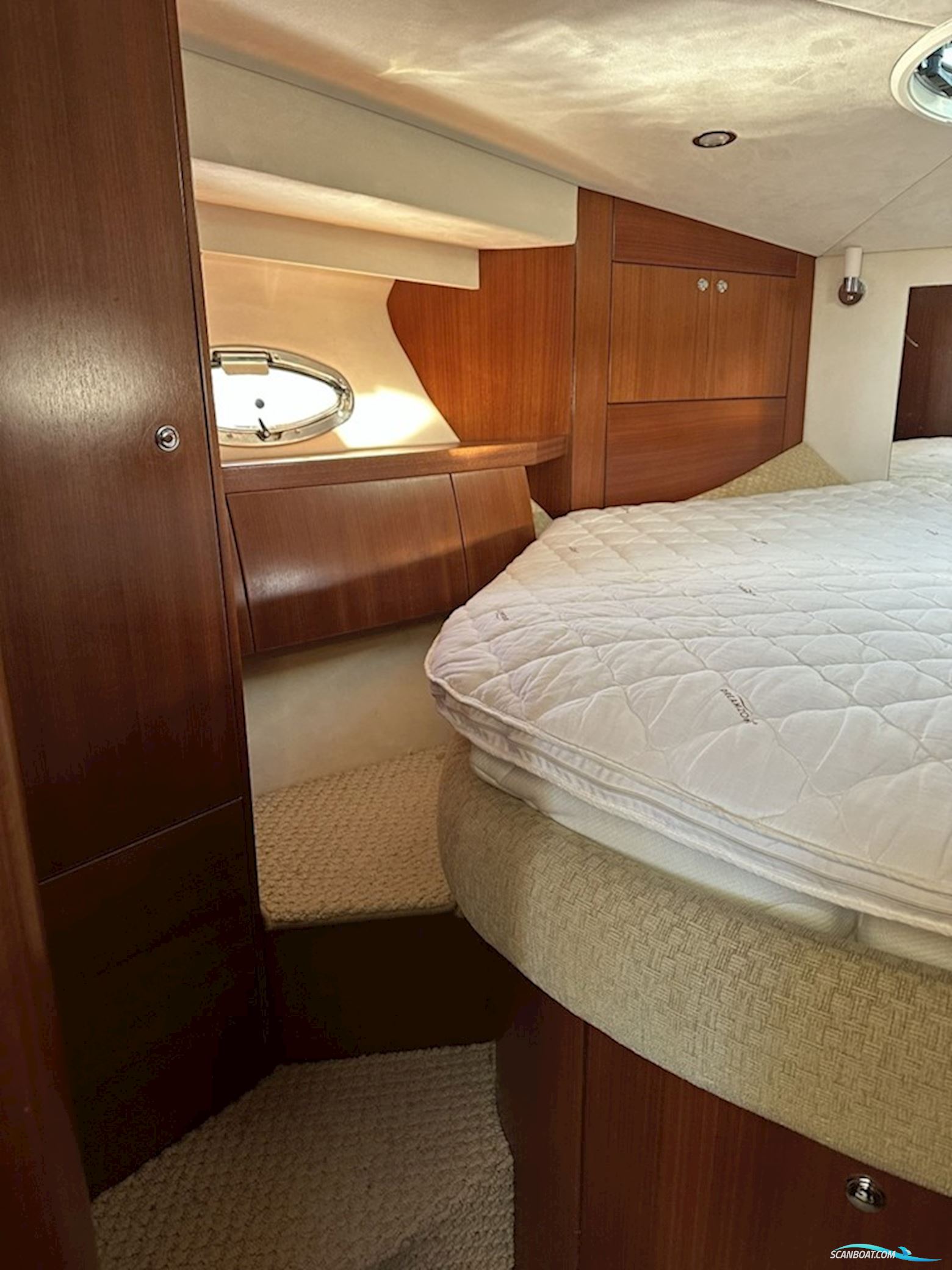 Galeon 330 Fly
