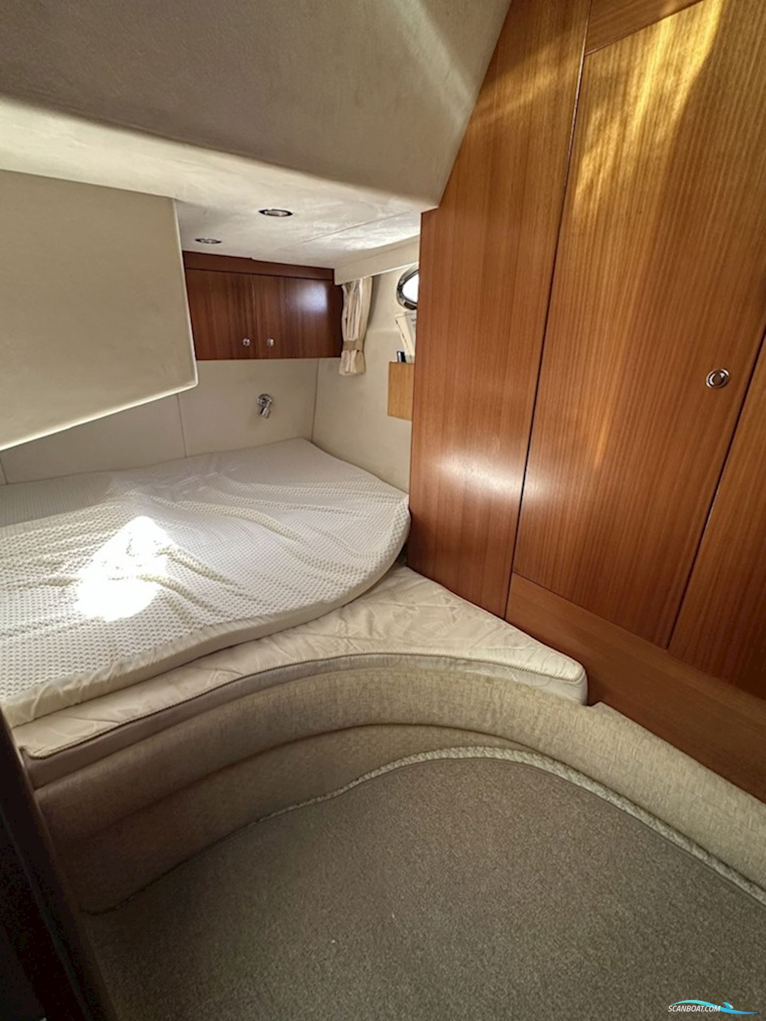 Galeon 330 Fly