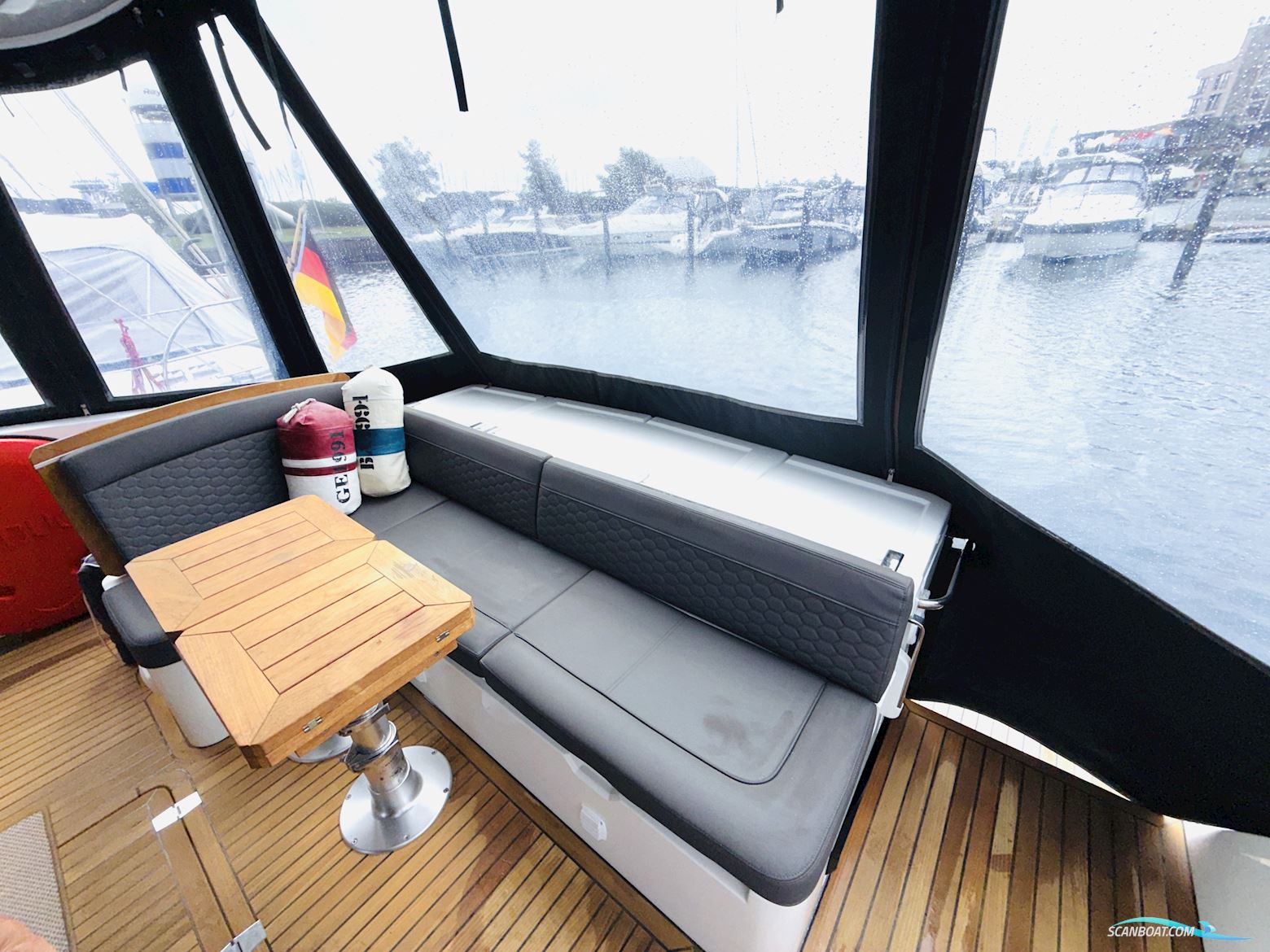 Galeon 400 Fly
