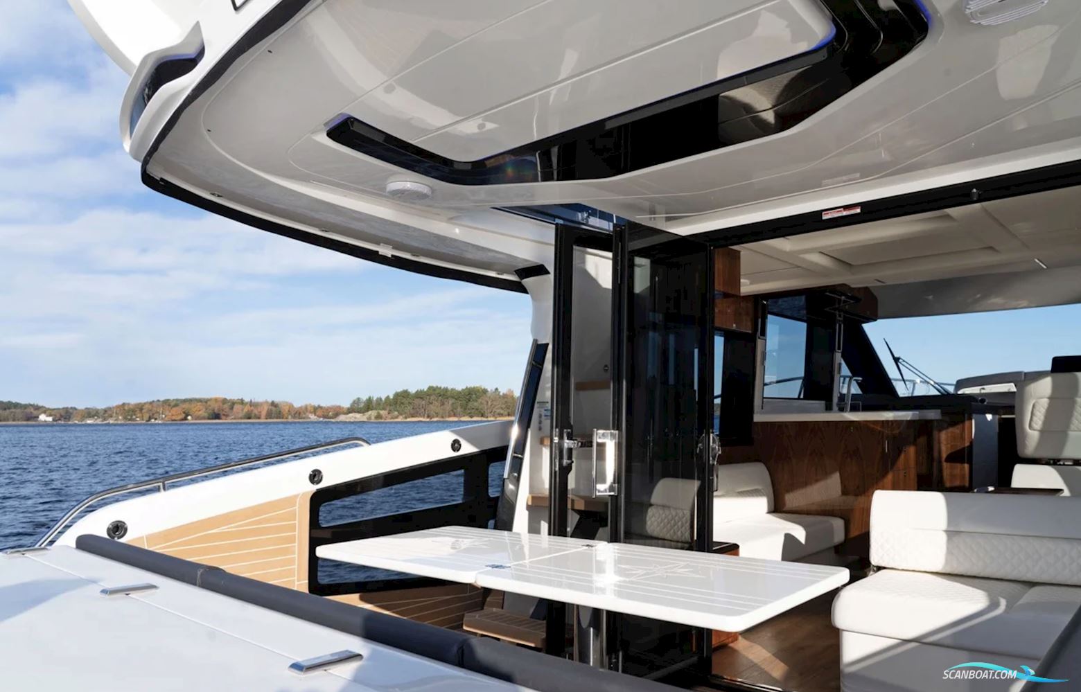Galeon 440 Fly