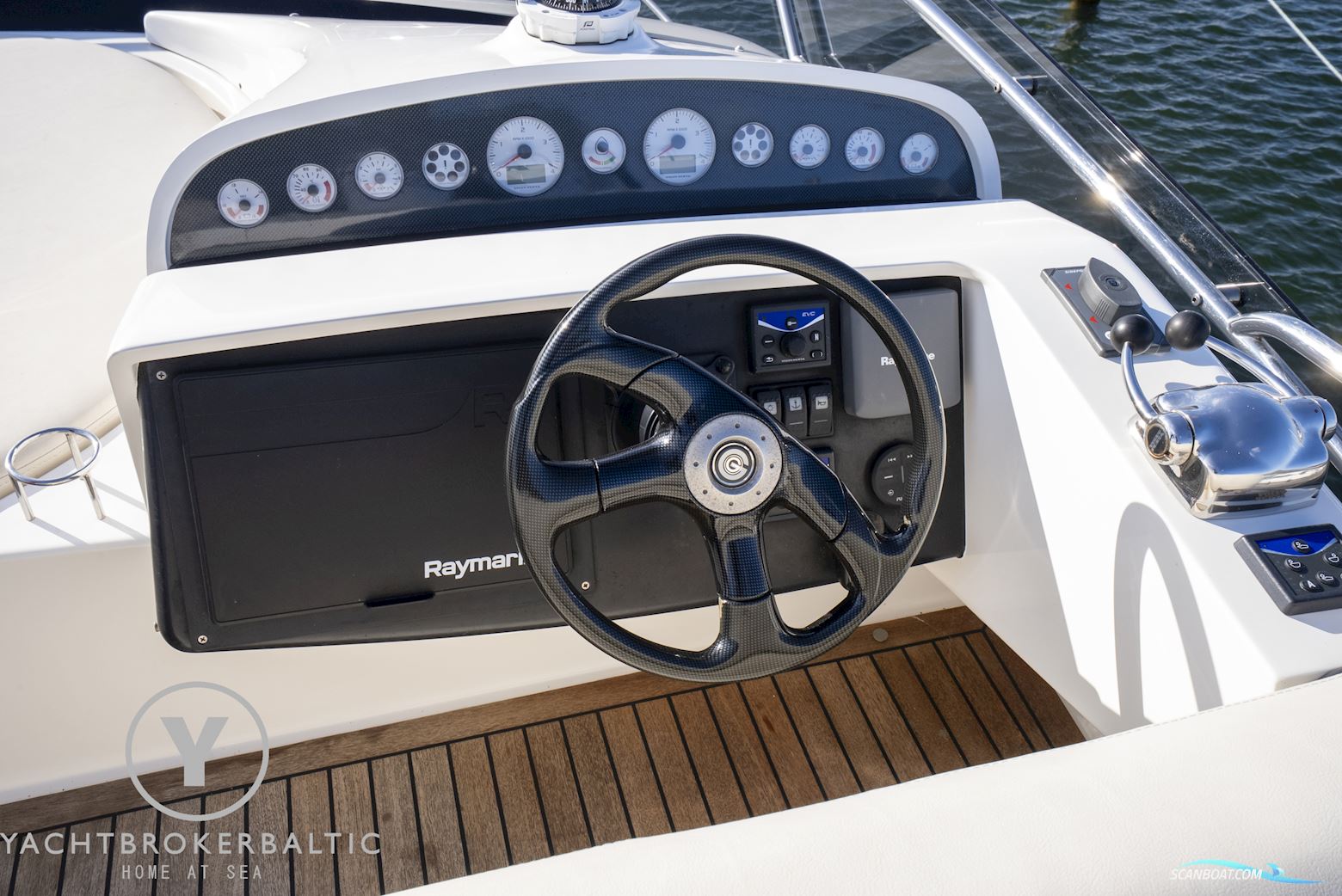 Galeon 440 fly