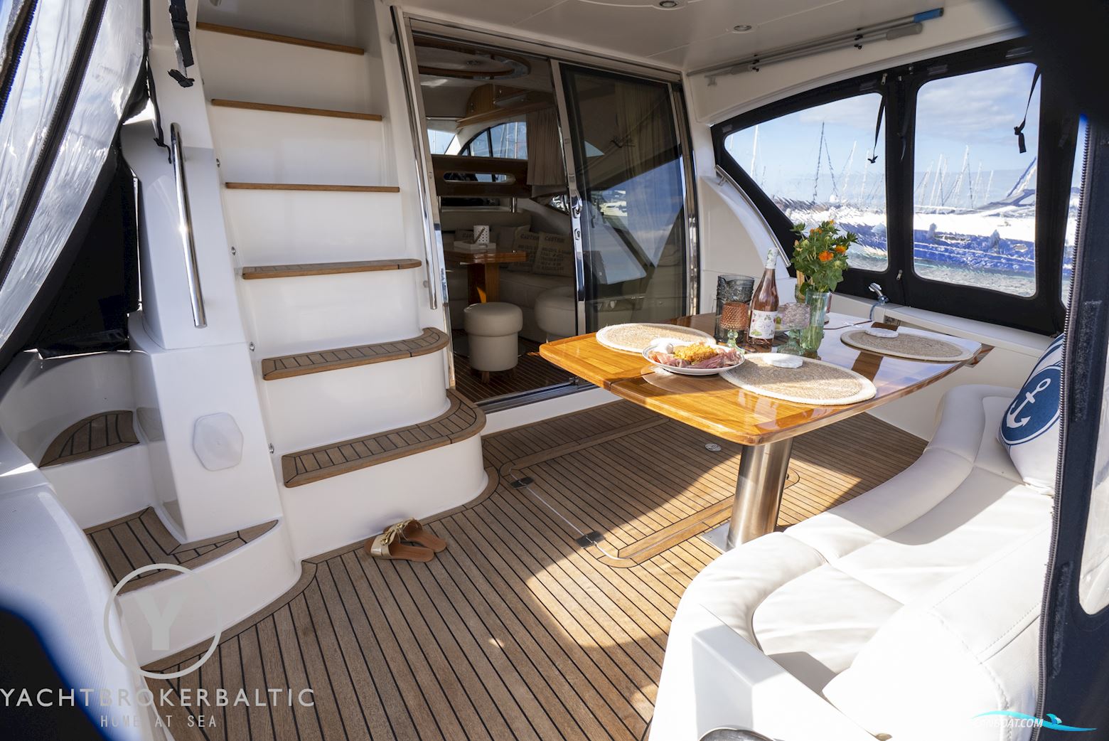 Galeon 440 fly