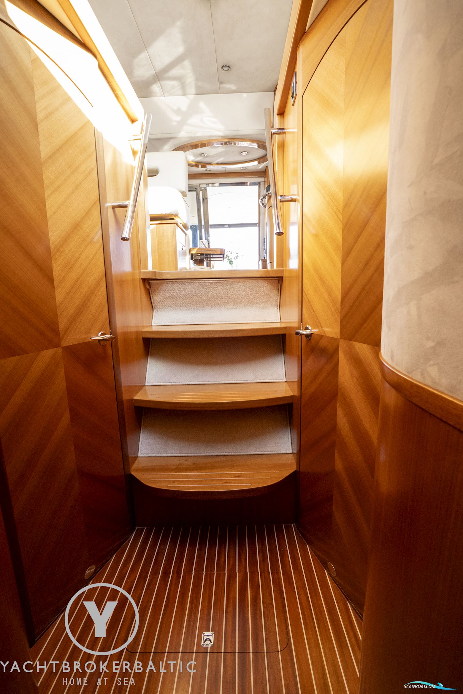 Galeon 440 Fly
