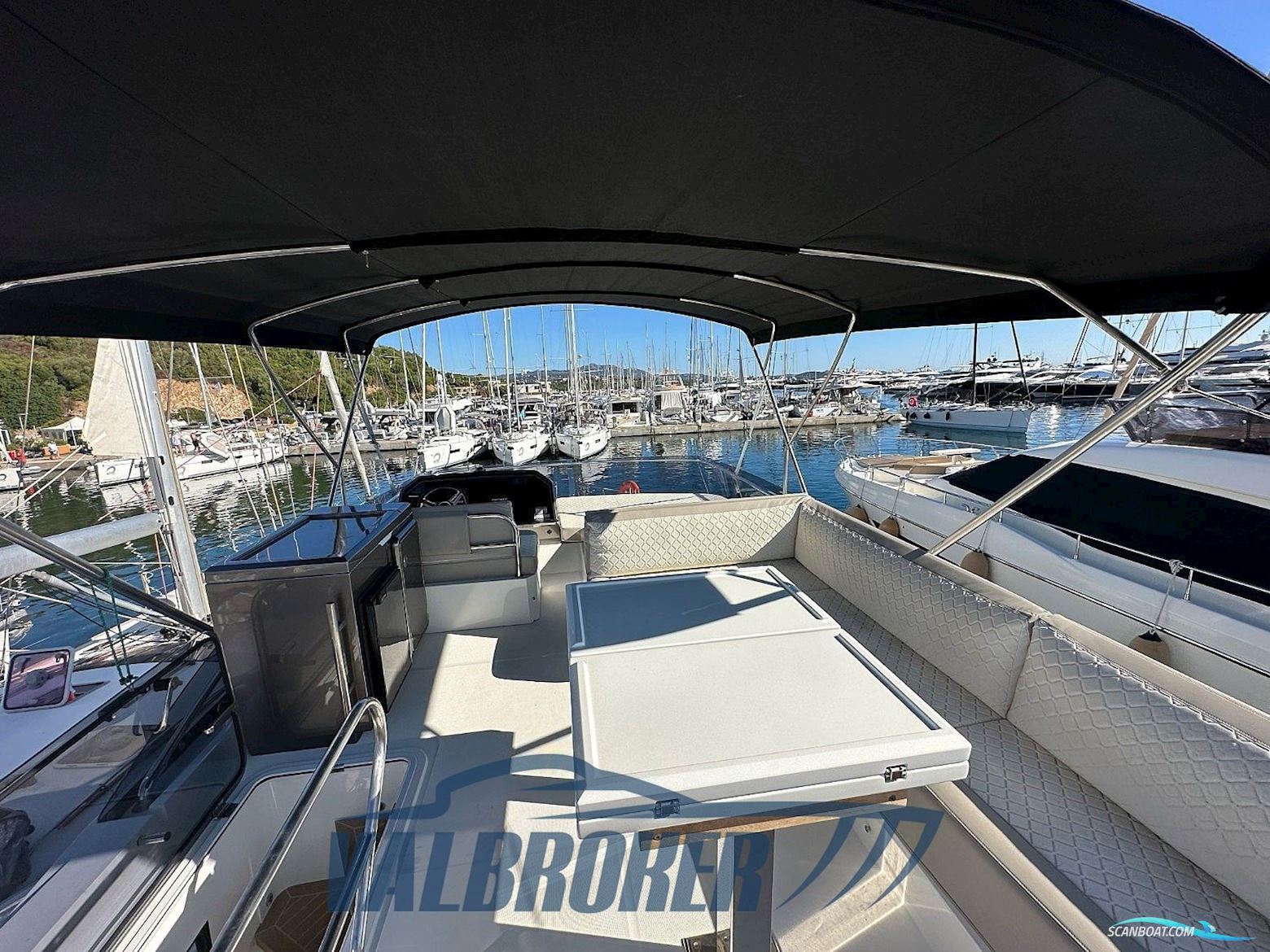 Galeon 460 fly