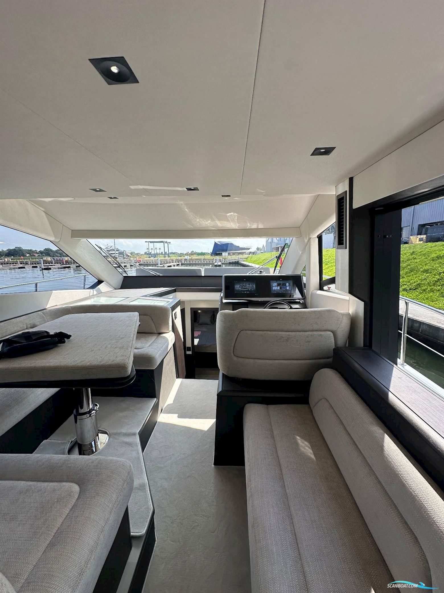 Galeon 480 FLY m/twin D8-600 og udstyr