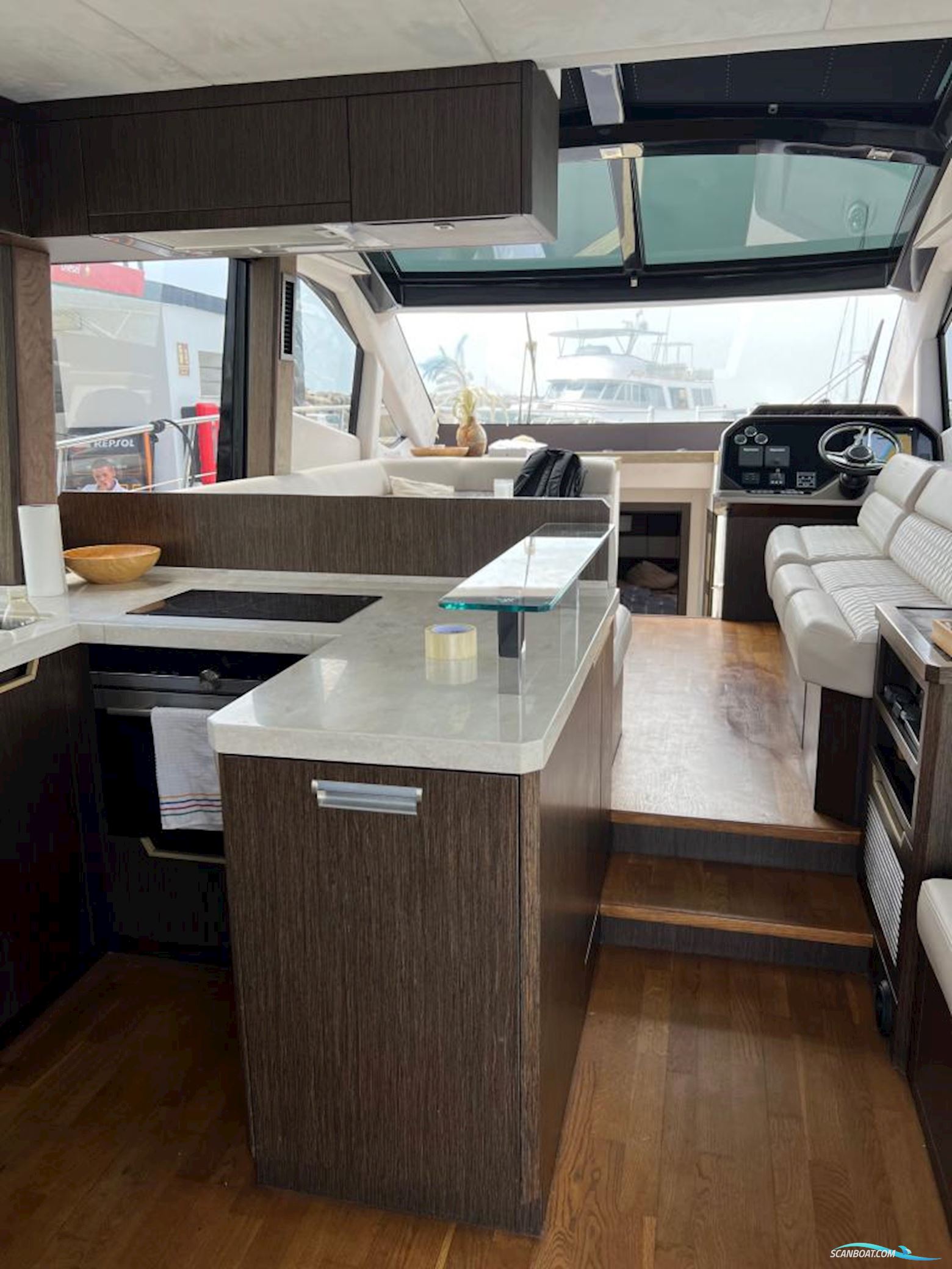 Galeon 510 Skydeck