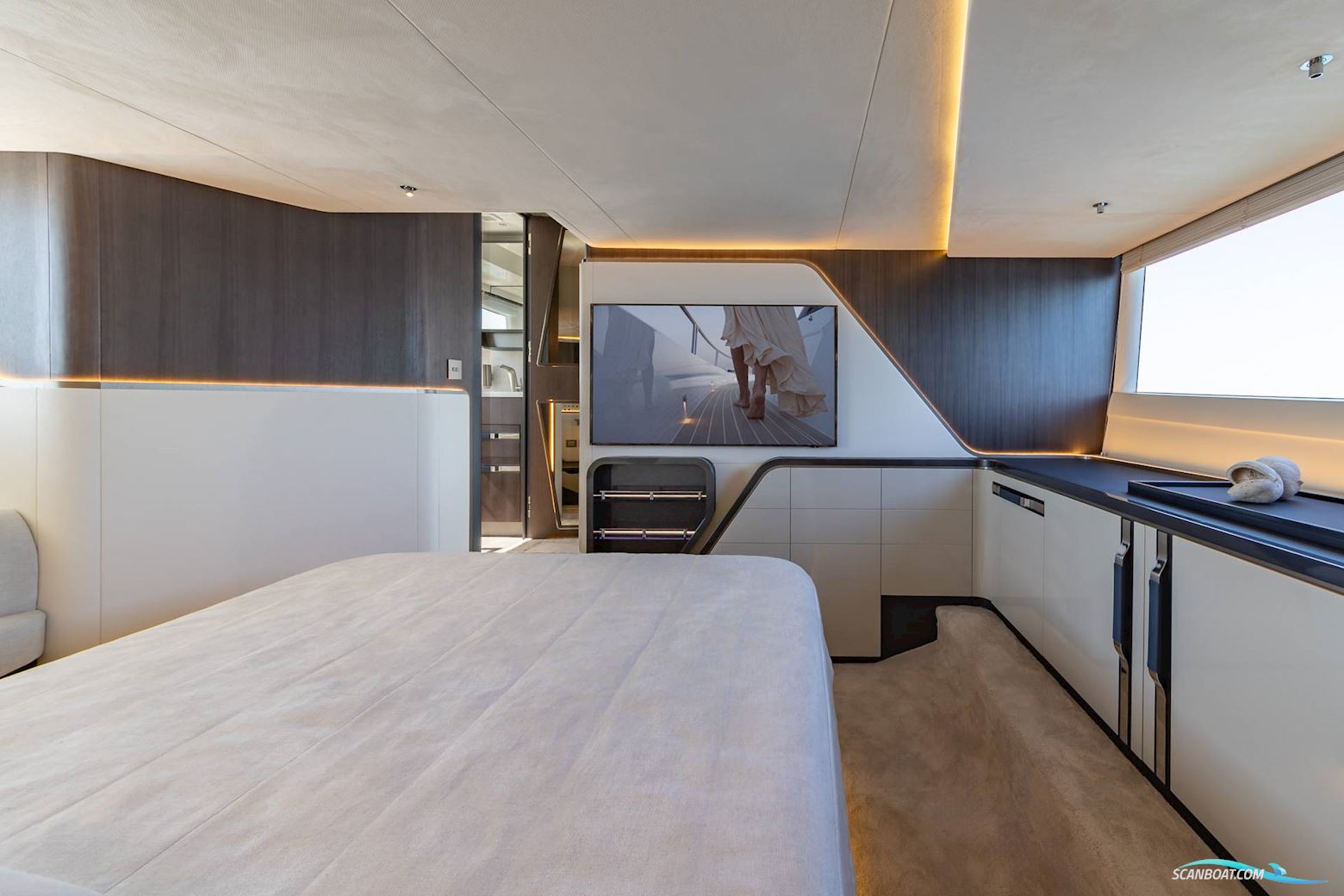 Galeon 570 Sky