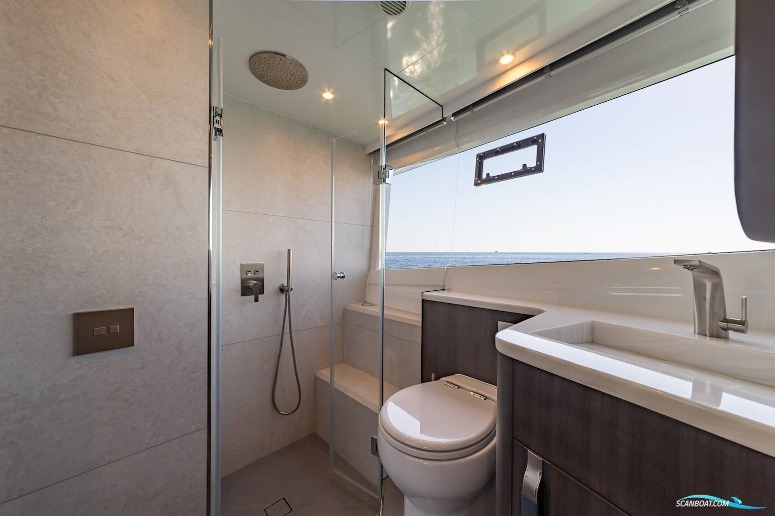 Galeon 570 Sky