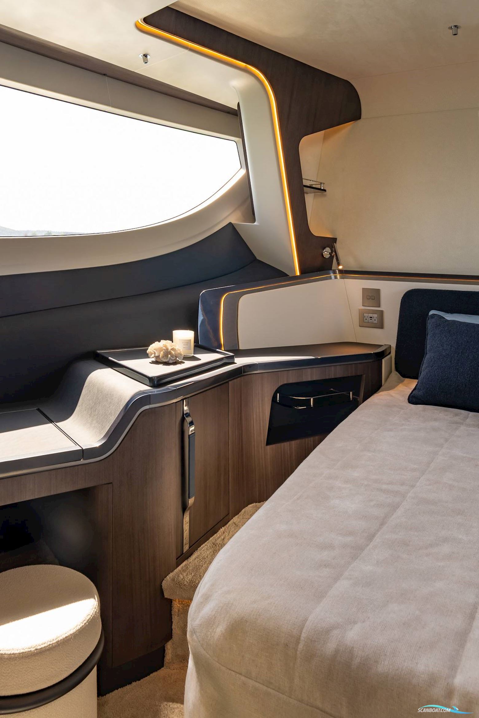 Galeon 570 Sky