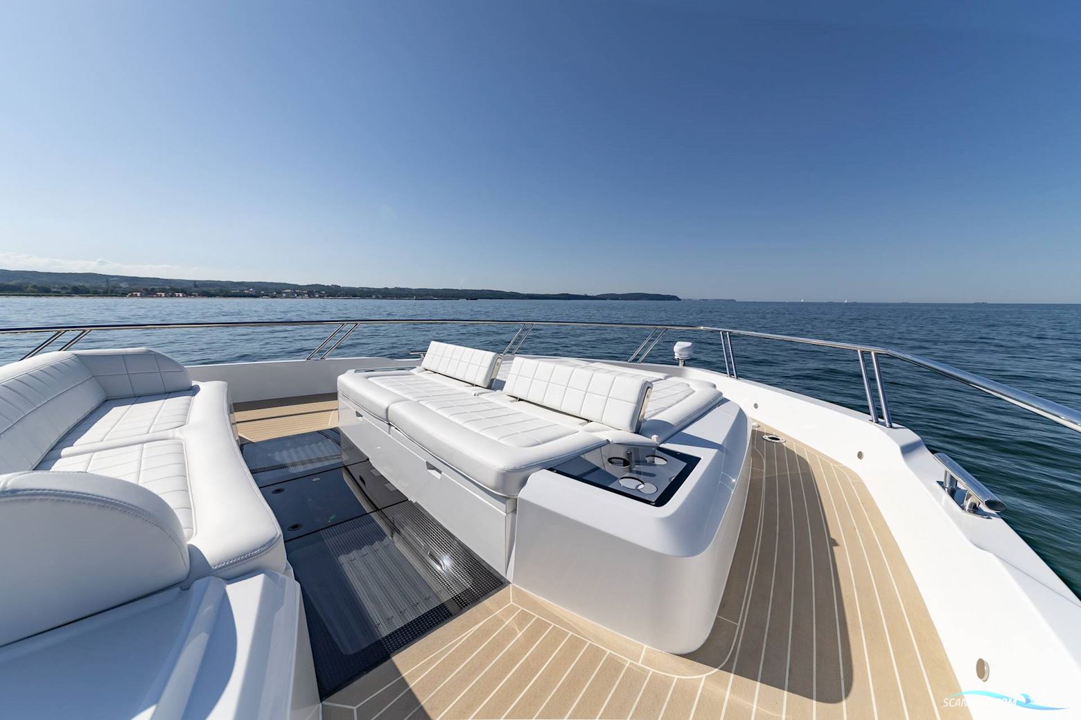Galeon 570 Sky