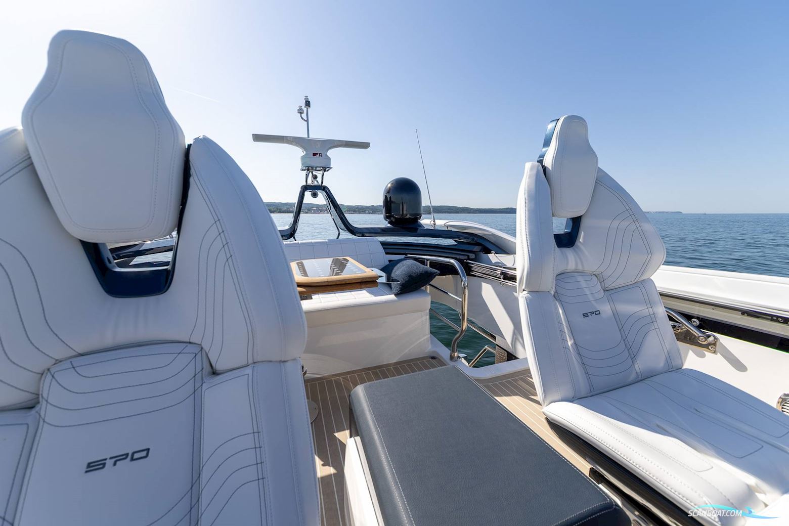 Galeon 570 Sky