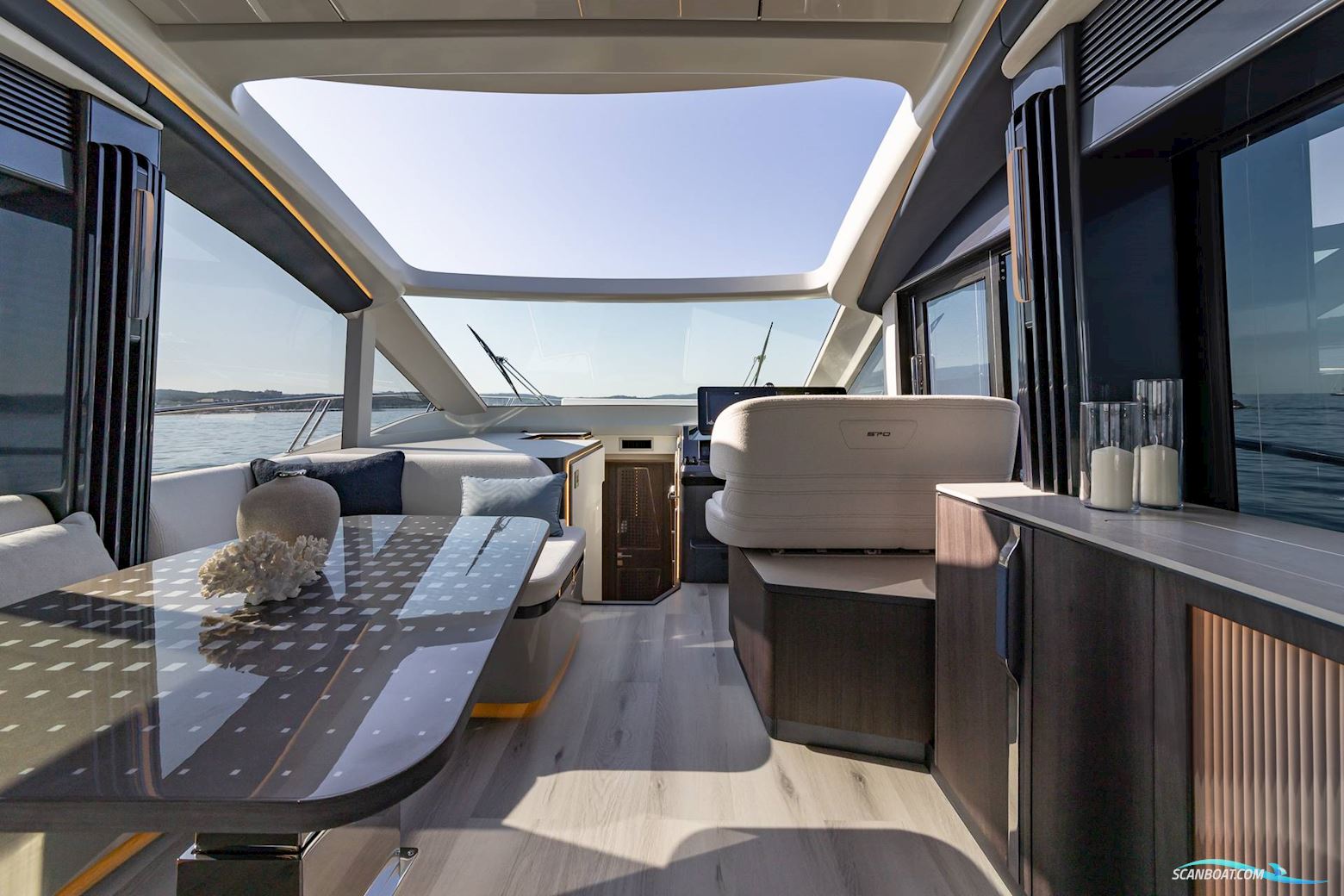 Galeon 570 Sky