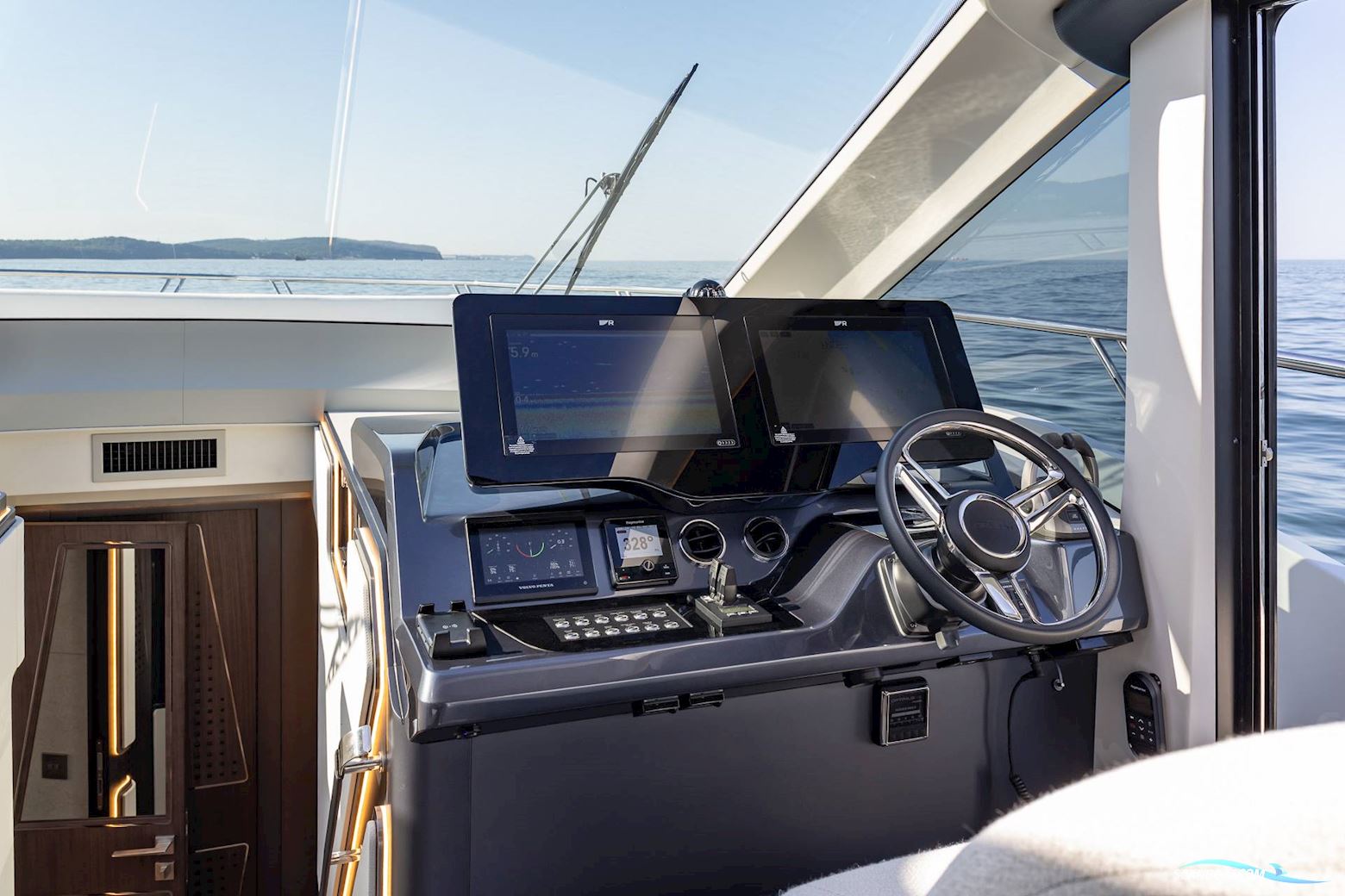 Galeon 570 Sky