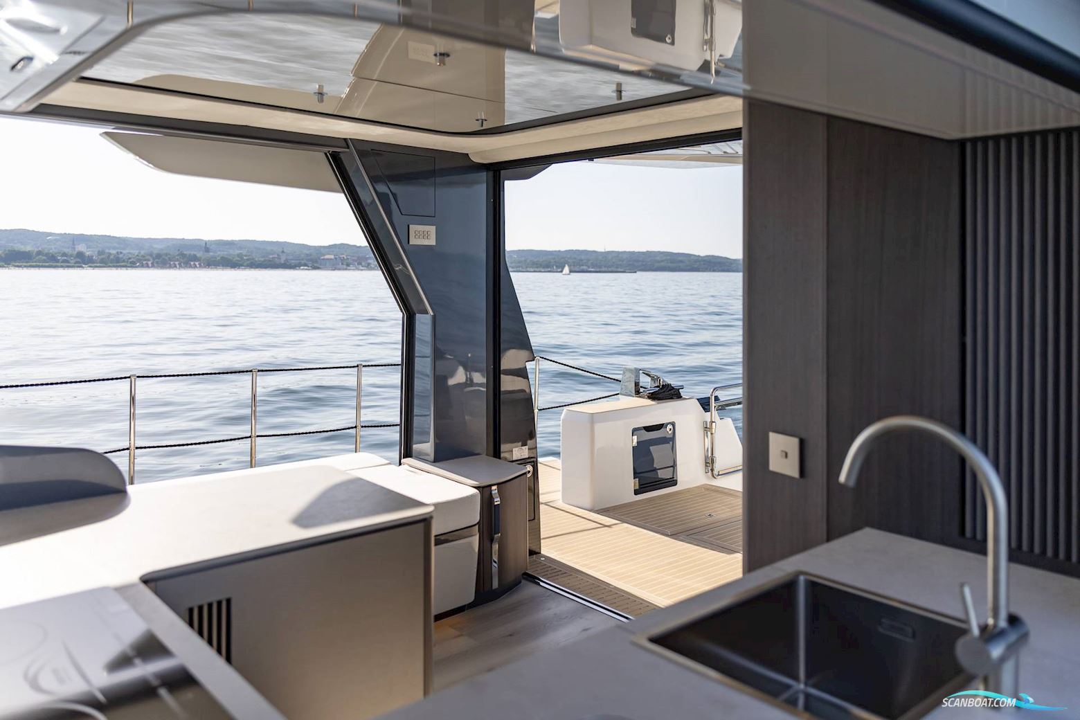Galeon 570 Sky