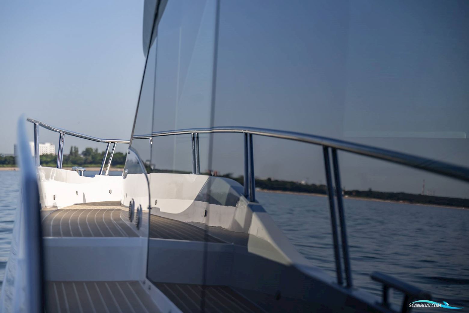 Galeon 570 Sky