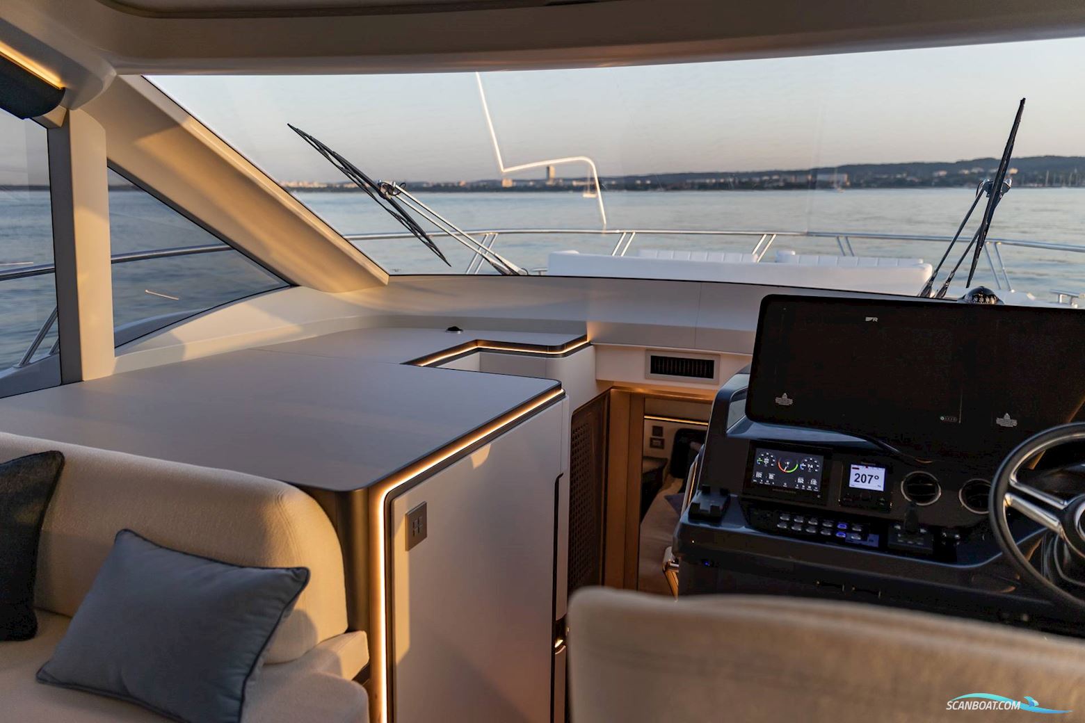 Galeon 570 Sky