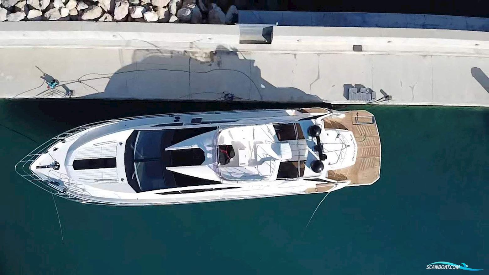 Galeon 700