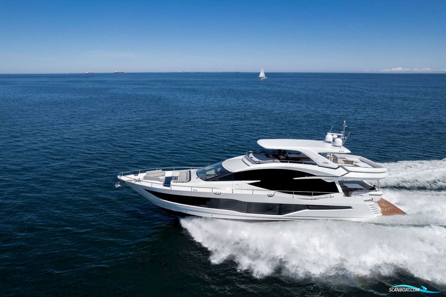 Galeon 800 FLY