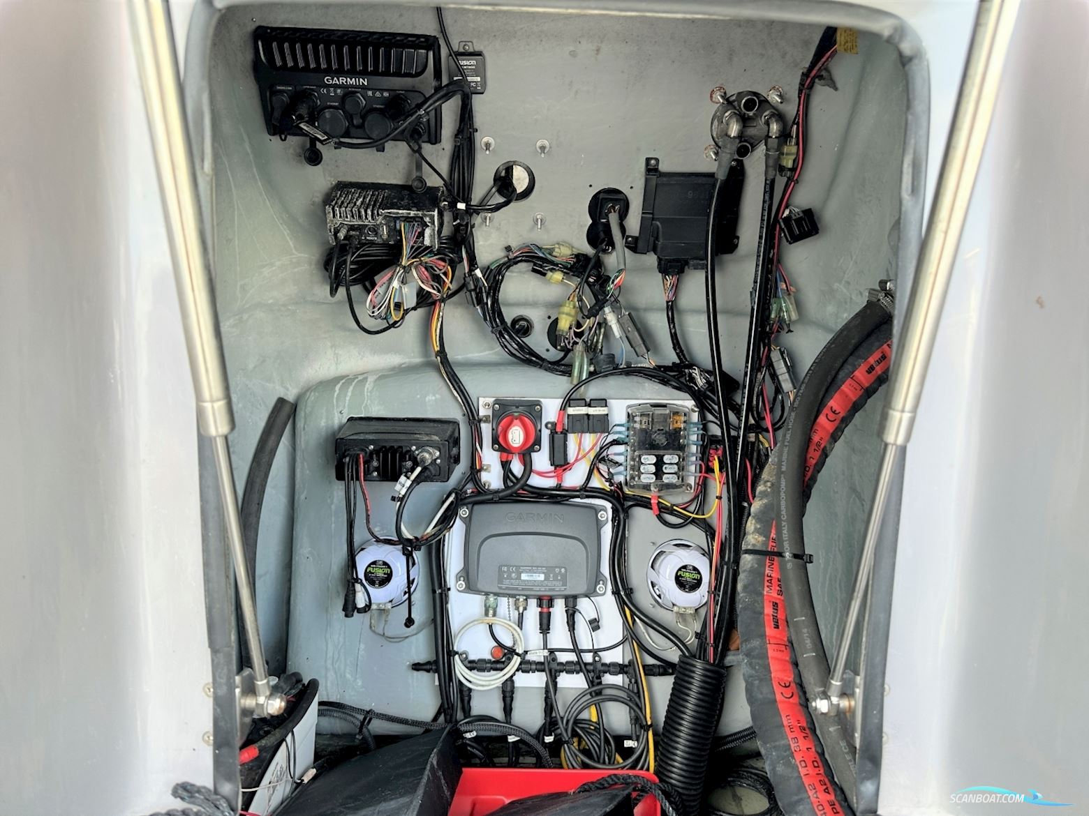 GEMINI Waverider 650