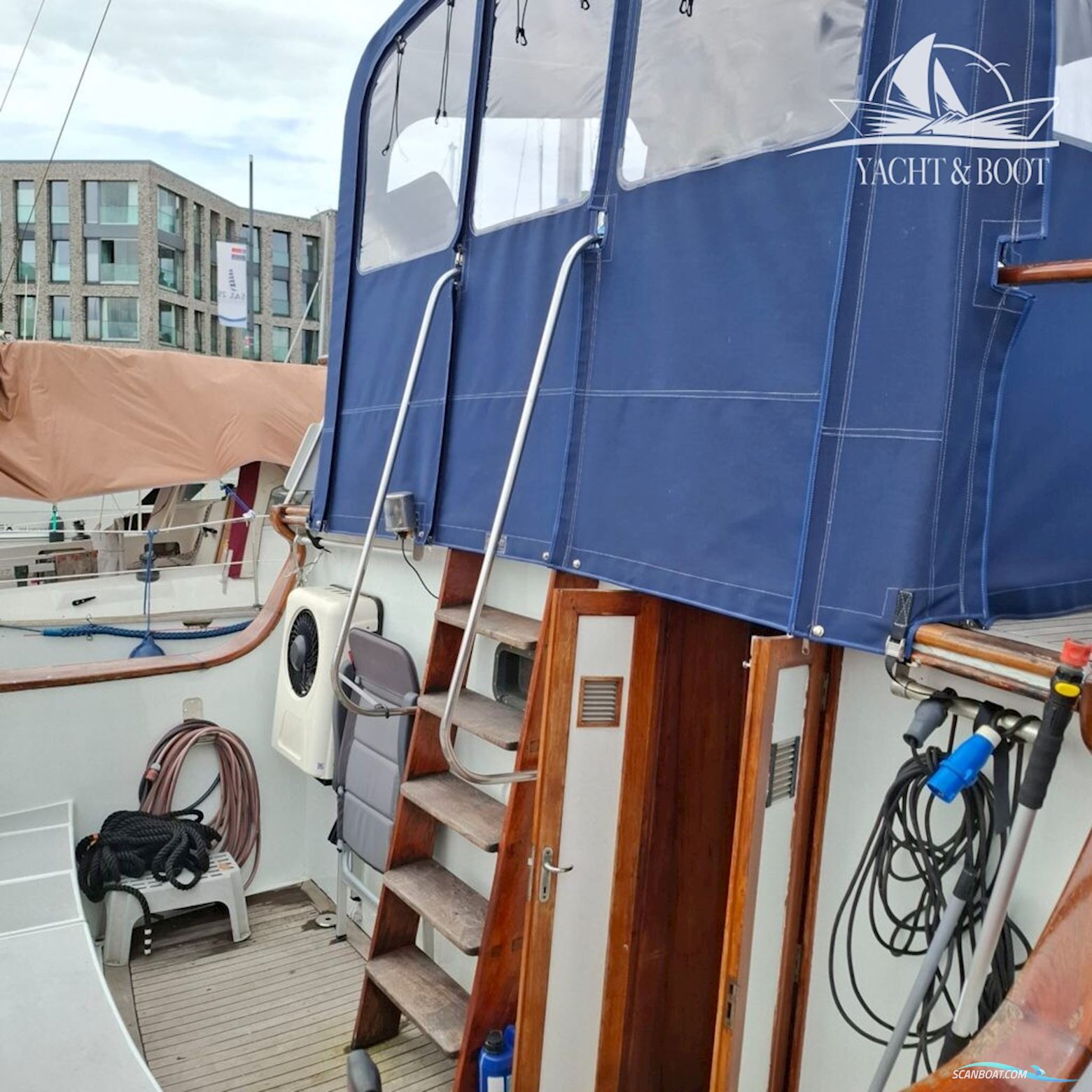 Gladstone Lyall & Co Aquila Queen Trawler 35